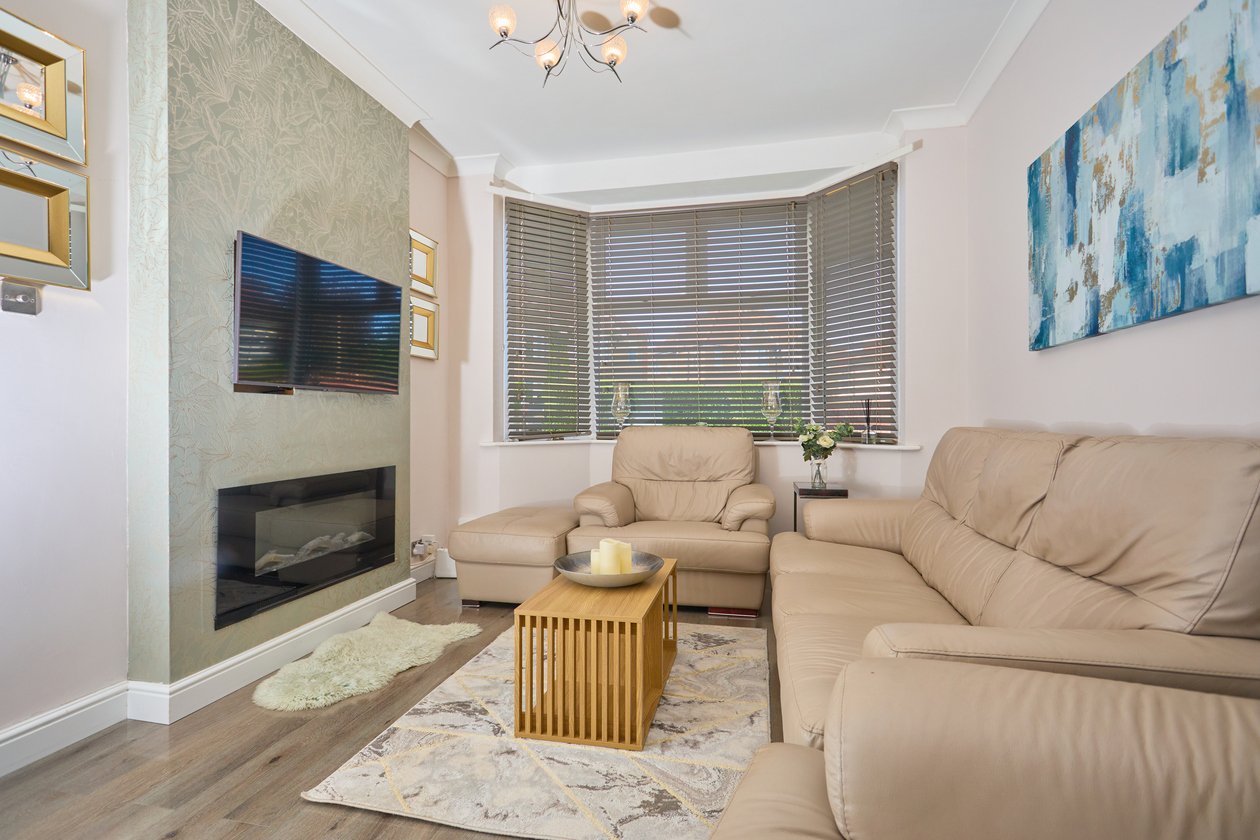 Holiday Homes Northampton | Family & Business Stays Book-spacious-holiday-homes-in-Northampton-with-free-parking.-Ideal-for-families,-contractors,-business-travel,-and-self-catering-stays.