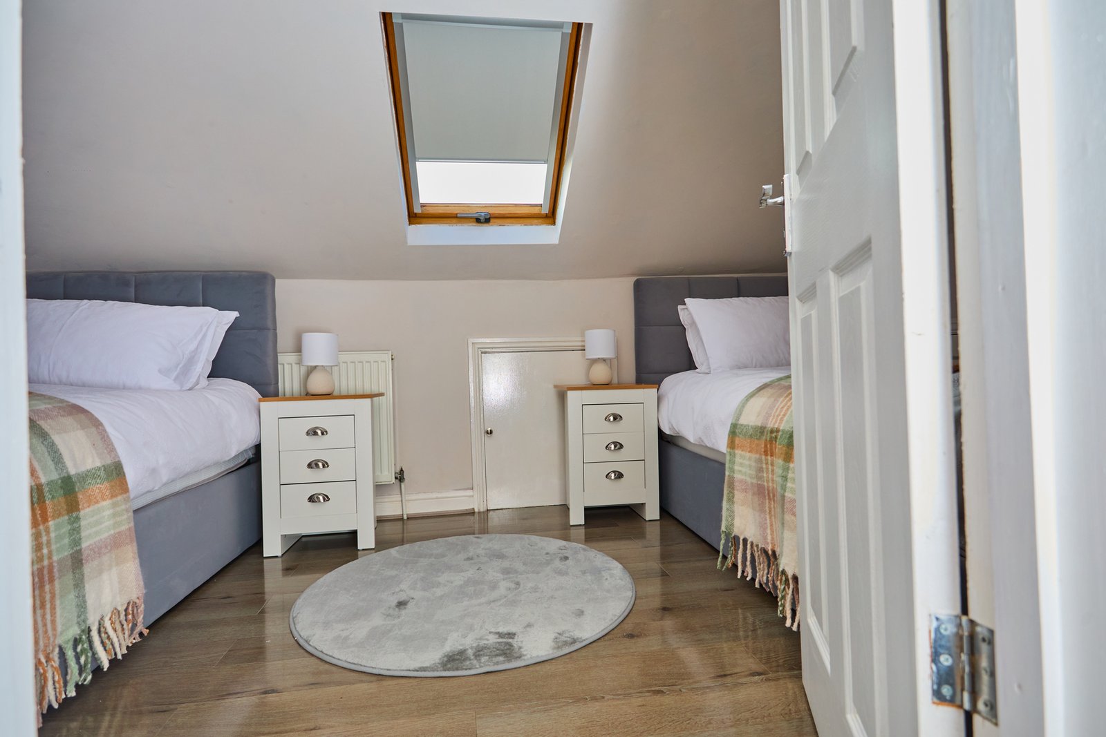 Holiday Homes Northampton | Family & Business Stays Book-spacious-holiday-homes-in-Northampton-with-free-parking.-Ideal-for-families,-contractors,-business-travel,-and-self-catering-stays.