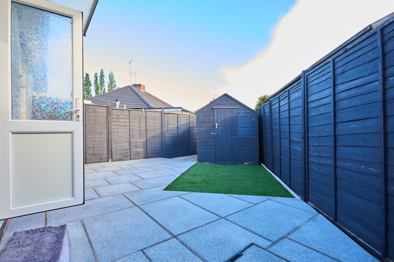 Holiday Homes Northampton | Family & Business Stays Book-spacious-holiday-homes-in-Northampton-with-free-parking.-Ideal-for-families,-contractors,-business-travel,-and-self-catering-stays.