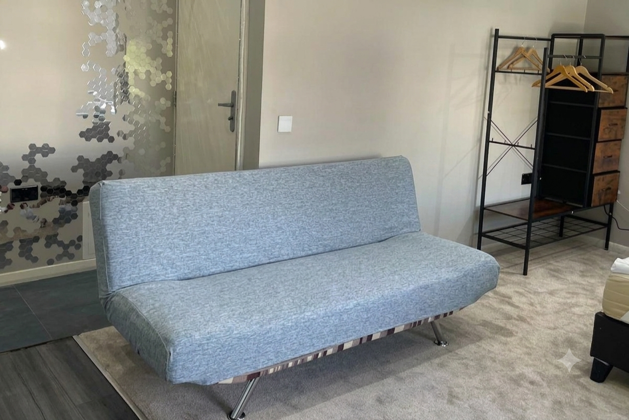 Croydon Corporate Rentals | Serviced Apartments Urban Stay Book-Croydon-corporate-rentals-near-Norwood-Junction-Station.-Ideal-for-business-travel,-contractors,-&-extended-stays-in-South-London.