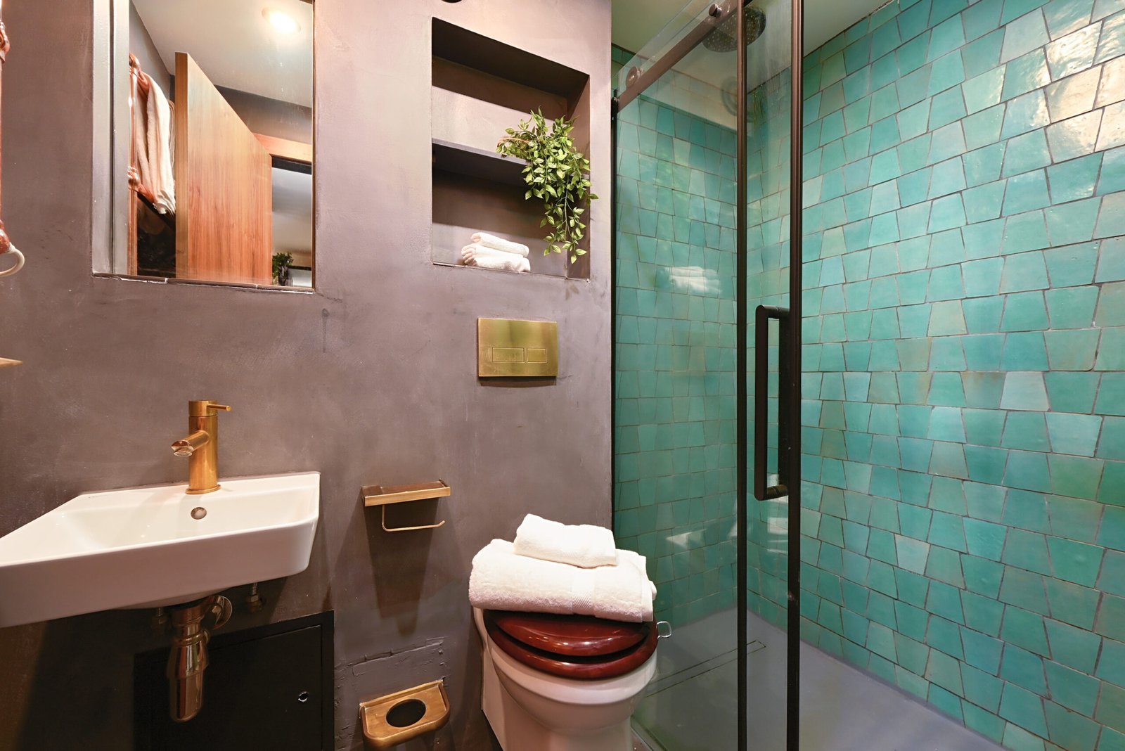 Brighton City Centre Accommodation | Short Let Studio Book-Brighton-city-centre-accommodation-near-the-seafront,-North-Laine-and-Brighton-Station.-Ideal-for-short-breaks-and-business-stays.