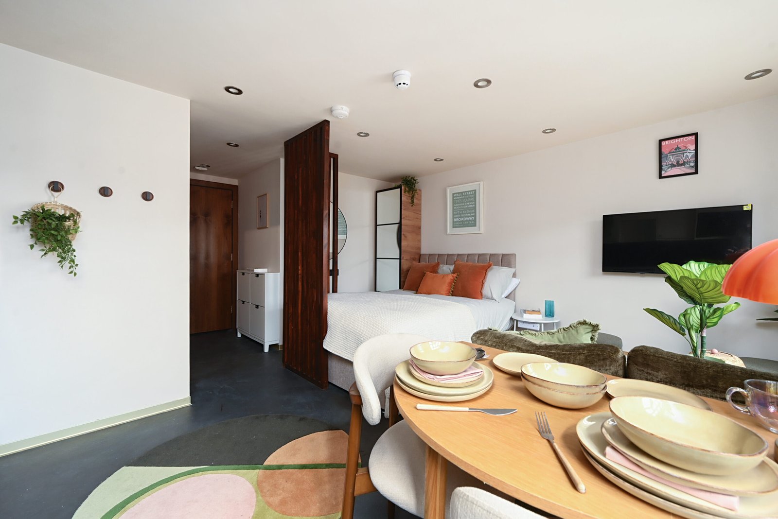 Brighton City Centre Accommodation | Short Let Studio Book-Brighton-city-centre-accommodation-near-the-seafront,-North-Laine-and-Brighton-Station.-Ideal-for-short-breaks-and-business-stays.