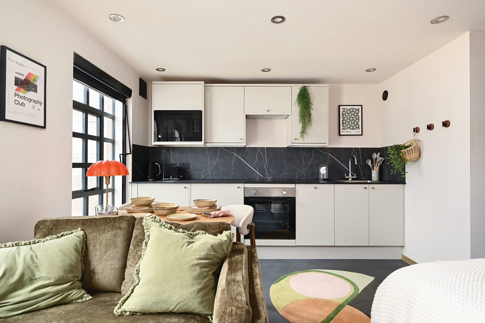 Brighton City Centre Accommodation | Short Let Studio Book-Brighton-city-centre-accommodation-near-the-seafront,-North-Laine-and-Brighton-Station.-Ideal-for-short-breaks-and-business-stays.