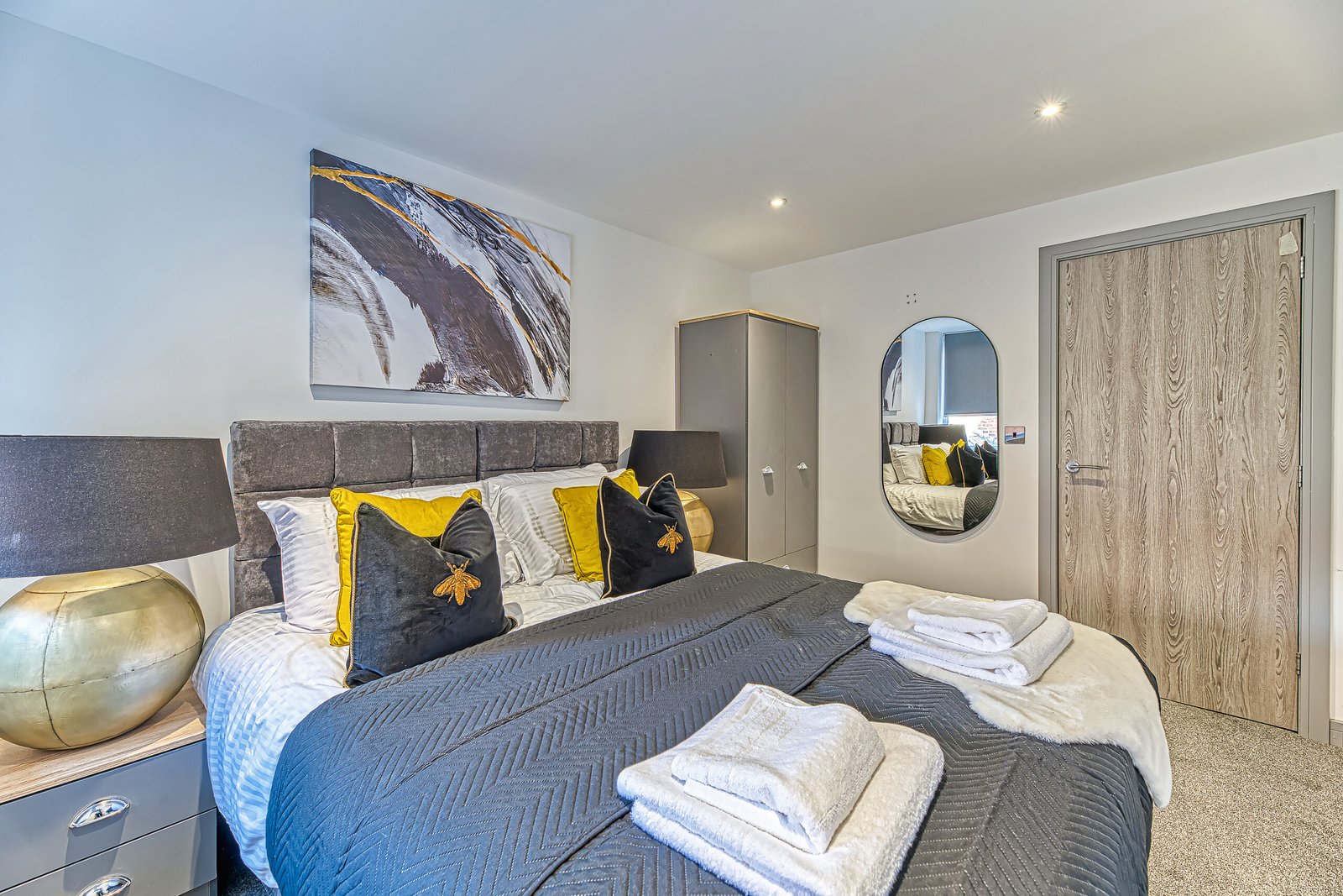 Charles House Winckley Square Apartment Serviced Apartments - Preston | Urban Stay