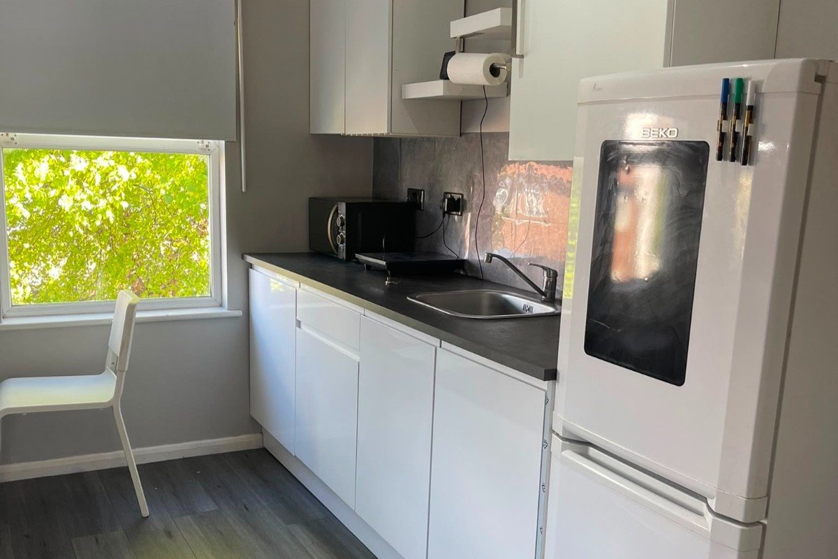 Croydon Corporate Rentals | Serviced Apartments Urban Stay Book-Croydon-corporate-rentals-near-Norwood-Junction-Station.-Ideal-for-business-travel,-contractors,-&-extended-stays-in-South-London.