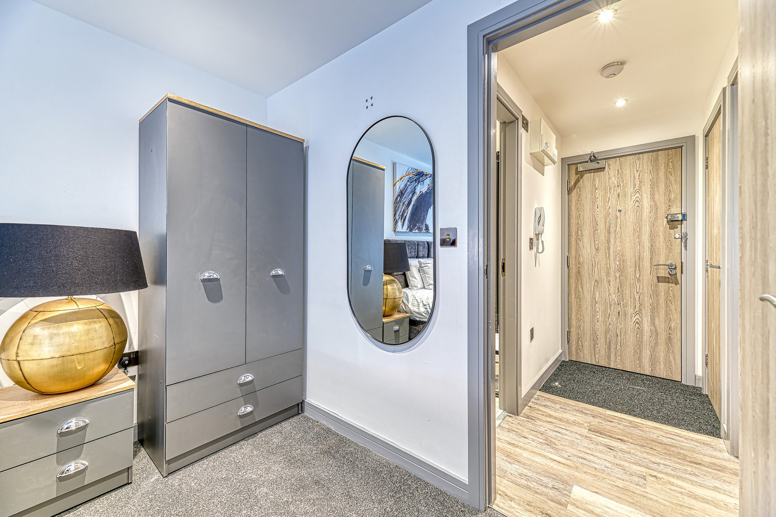 Serviced Accommodation Preston | Charles House City Centre Stay Stay-at-Charles-House,-offering-stylish-serviced-accommodation-in-Preston-with-self-catering-facilities,-Wi-Fi,-and-city-centre-access.