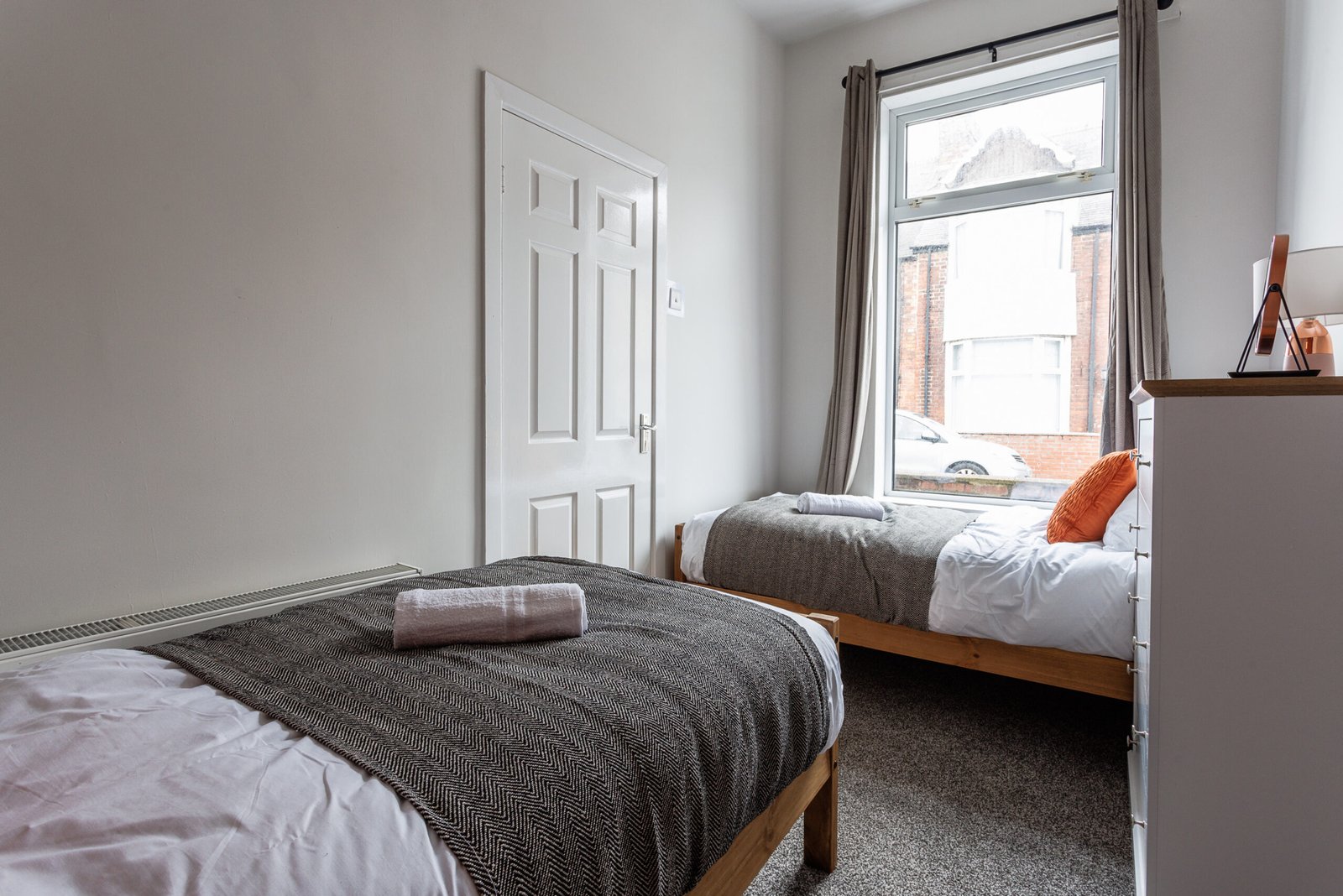 Furnished Apartments Sunderland – Holiday Accommodation Book-Short-Let-furnished-apartments-Sunderland-with-parking.-Our-holiday-accommodation-is-ideal-for-business-trips,-contractors-&-relocations