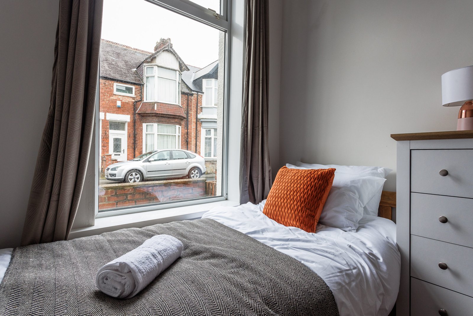 Furnished Apartments Sunderland – Holiday Accommodation Book-Short-Let-furnished-apartments-Sunderland-with-parking.-Our-holiday-accommodation-is-ideal-for-business-trips,-contractors-&-relocations