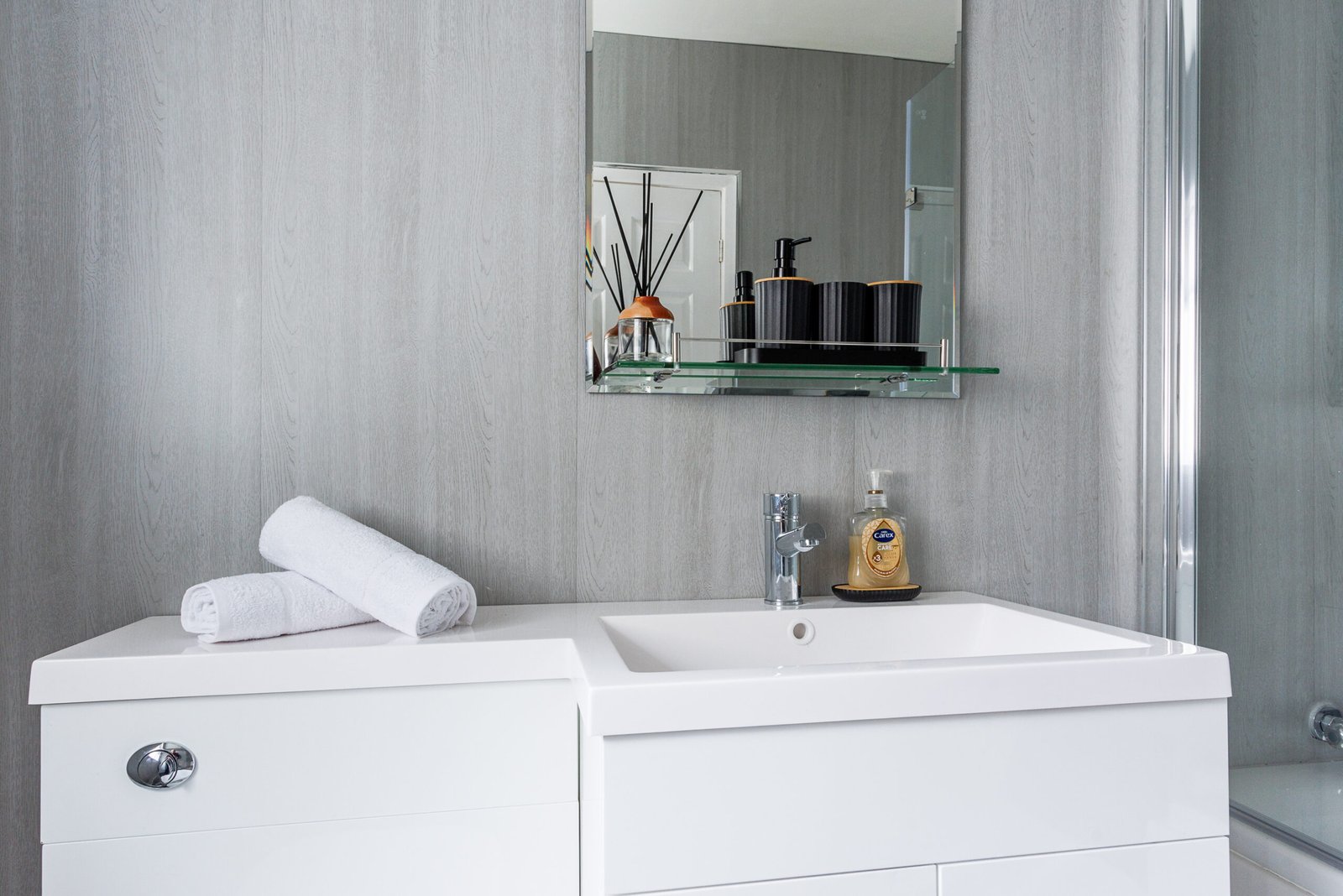 Furnished Apartments Sunderland – Holiday Accommodation Book-Short-Let-furnished-apartments-Sunderland-with-parking.-Our-holiday-accommodation-is-ideal-for-business-trips,-contractors-&-relocations
