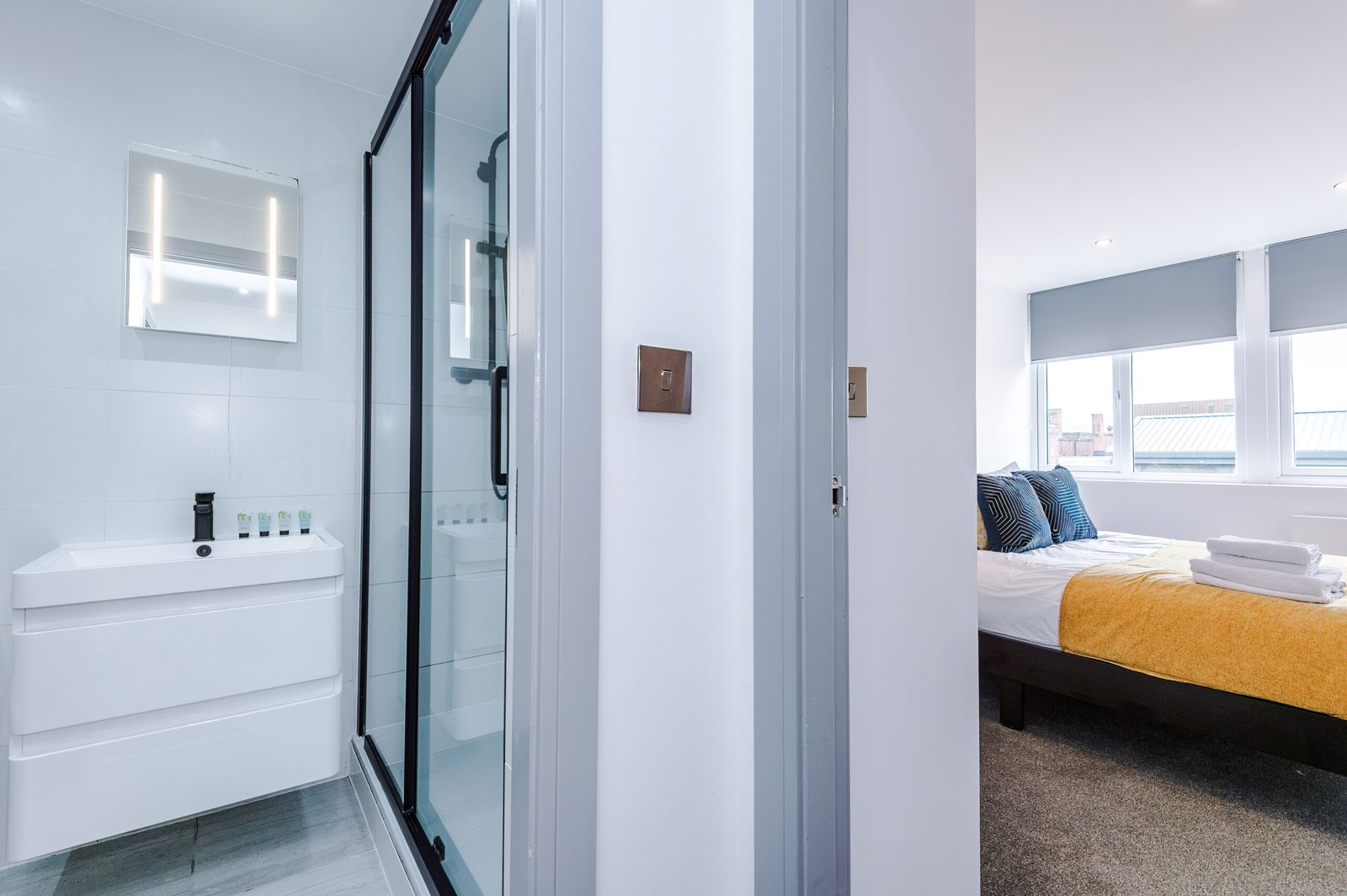 Holiday Accommodation Preston | City Centre Two-Bed Apartment Holiday-accommodation-in-Preston-city-centre-available-for-short-let-rentals.-Book-furnished-corporate-apartments-for-1-week,-1-month-or-more