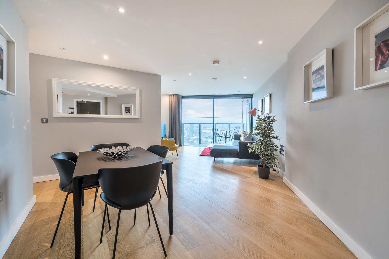 Accommodation in Elephant and Castle | London Apartments Book-accommodation-in-Elephant-and-Castle-with-stylish-serviced-apartments,-a-gym,-rooftop-terrace-and-fast-WiFi-near-Central-London.