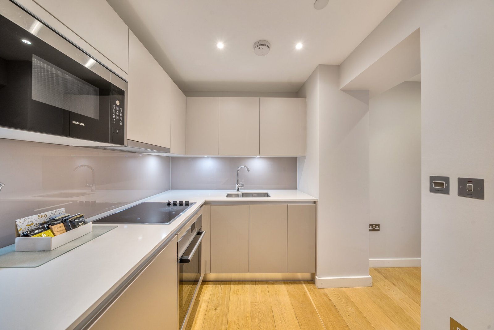 Accommodation in Elephant and Castle | London Apartments Book-accommodation-in-Elephant-and-Castle-with-stylish-serviced-apartments,-a-gym,-rooftop-terrace-and-fast-WiFi-near-Central-London.