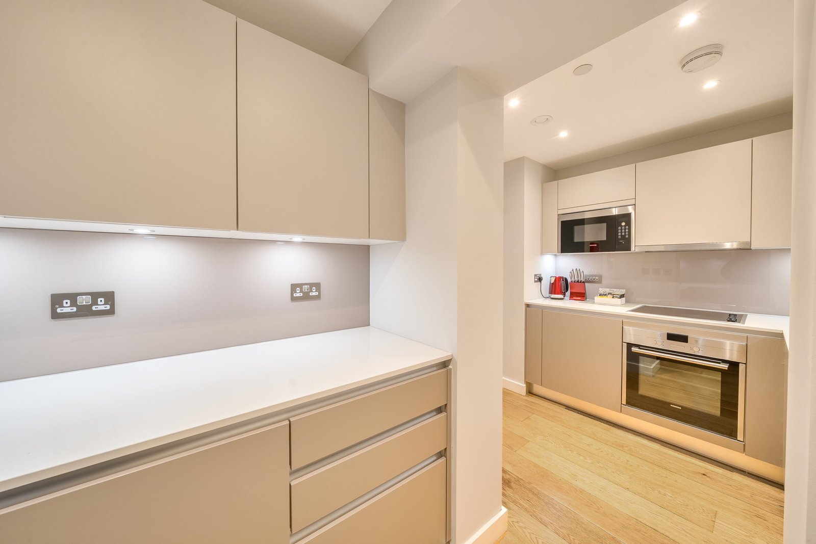 Accommodation in Elephant and Castle | London Apartments Book-accommodation-in-Elephant-and-Castle-with-stylish-serviced-apartments,-a-gym,-rooftop-terrace-and-fast-WiFi-near-Central-London.