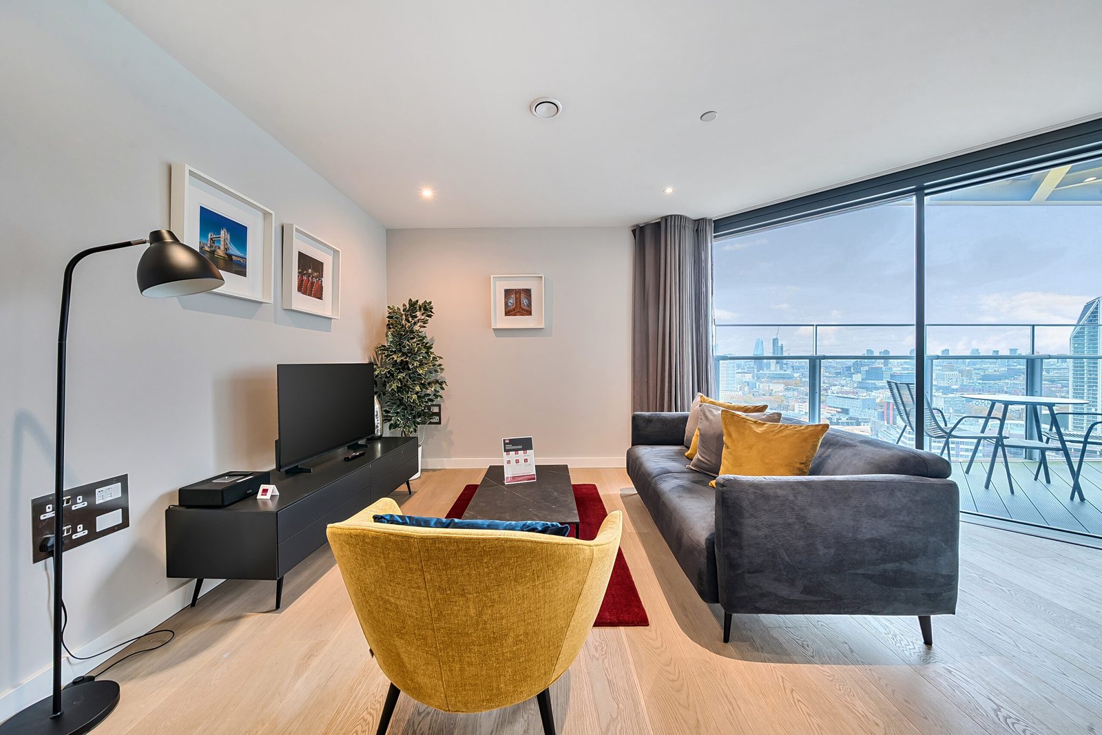 Accommodation in Elephant and Castle | London Apartments Book-accommodation-in-Elephant-and-Castle-with-stylish-serviced-apartments,-a-gym,-rooftop-terrace-and-fast-WiFi-near-Central-London.