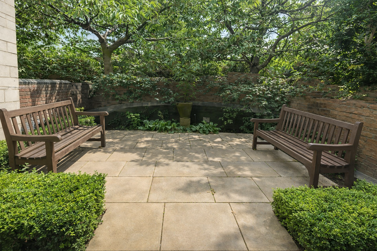 Courtyard garden