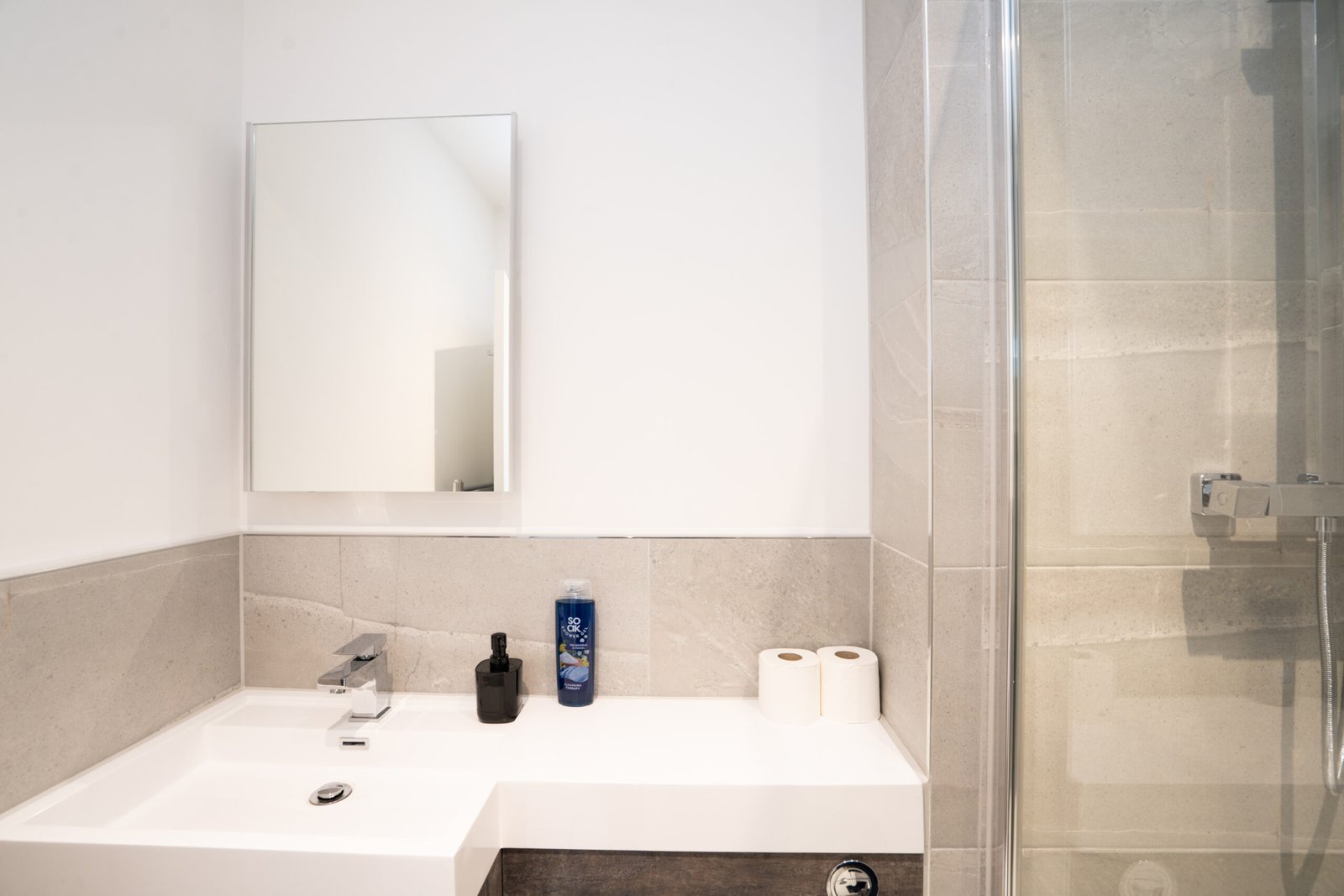 Contractor Accommodation Bristol | Filton Serviced Apartment Contractor-accommodation-in-Bristol-with-a-furnished-one-bedroom-apartment,-kitchen,-WiFi,-parking,-and-excellent-Filton-transport-links.