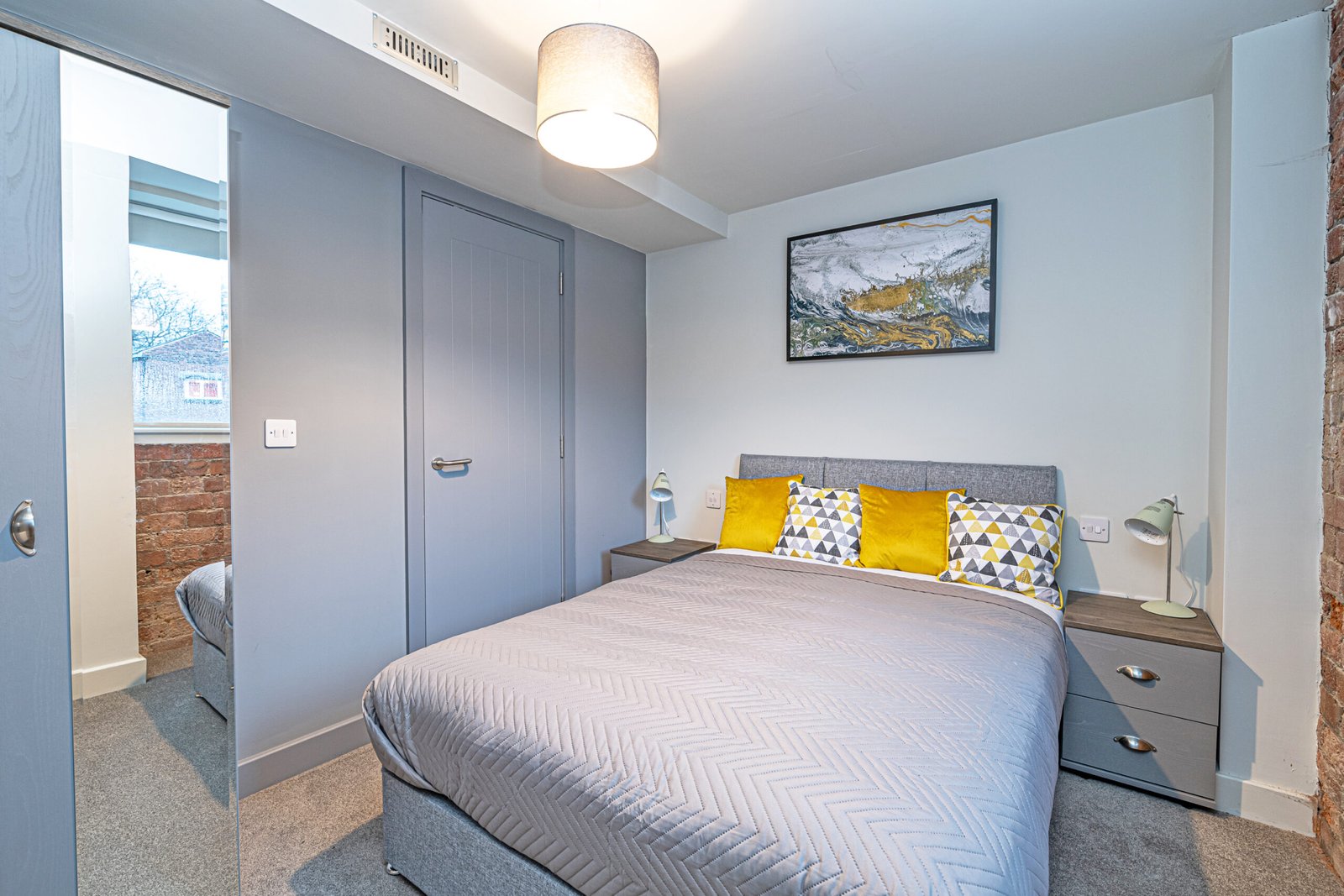 Charles House Winckley Square Apartment Serviced Apartments - Preston | Urban Stay