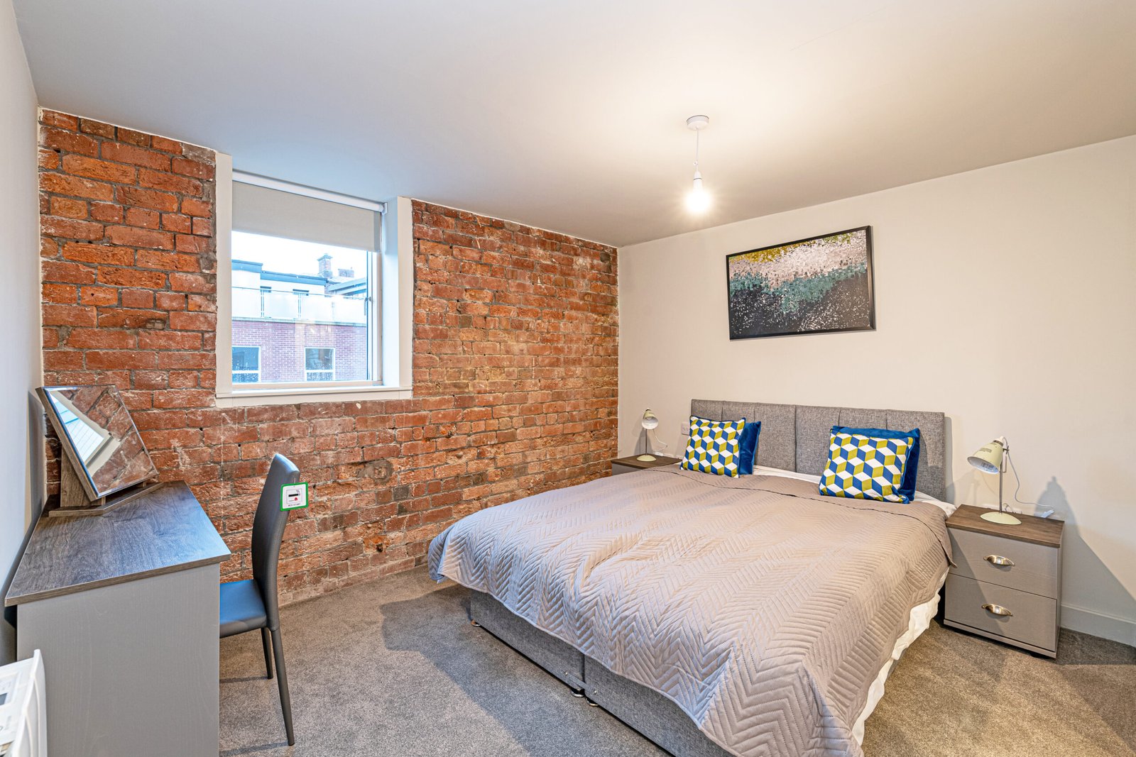 Preston City Centre Accommodation | 2-Bedroom Loft Apartment Preston-city-centre-accommodation-with-two-bedrooms,-parking,-WiFi,-kitchen-and-luxury-bathroom.-Ideal-for-corporate-lets-&-short-stays.