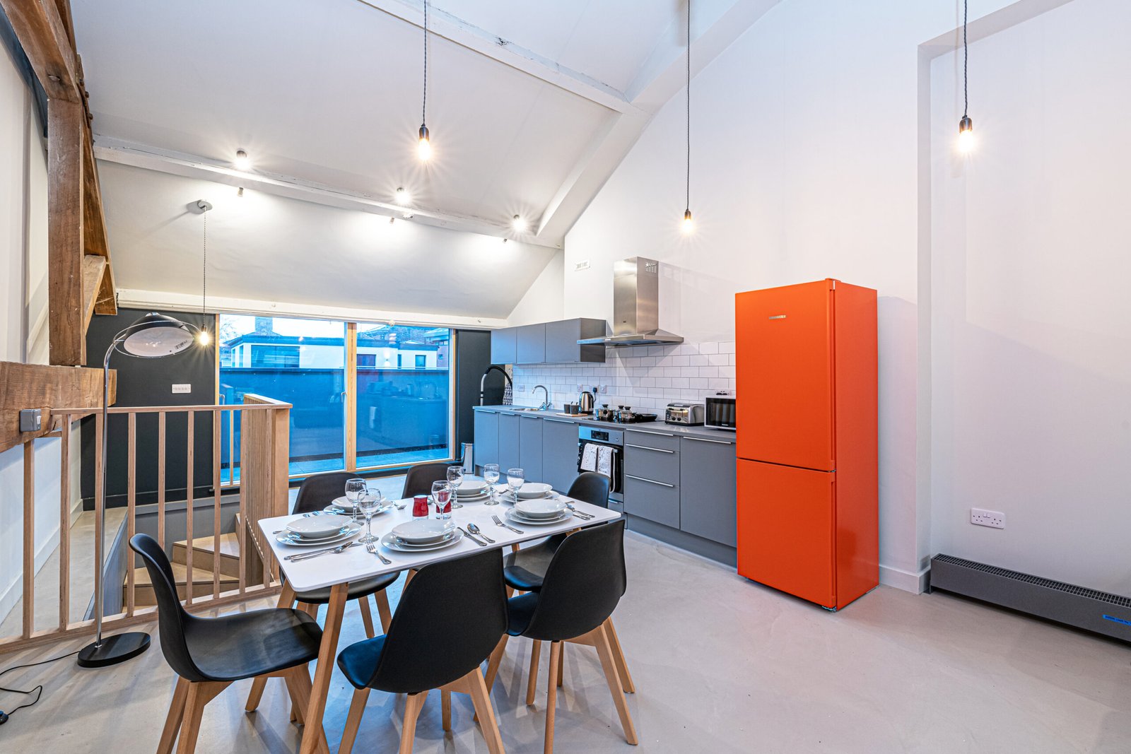 Preston City Centre Accommodation | 2-Bedroom Loft Apartment Preston-city-centre-accommodation-with-two-bedrooms,-parking,-WiFi,-kitchen-and-luxury-bathroom.-Ideal-for-corporate-lets-&-short-stays.
