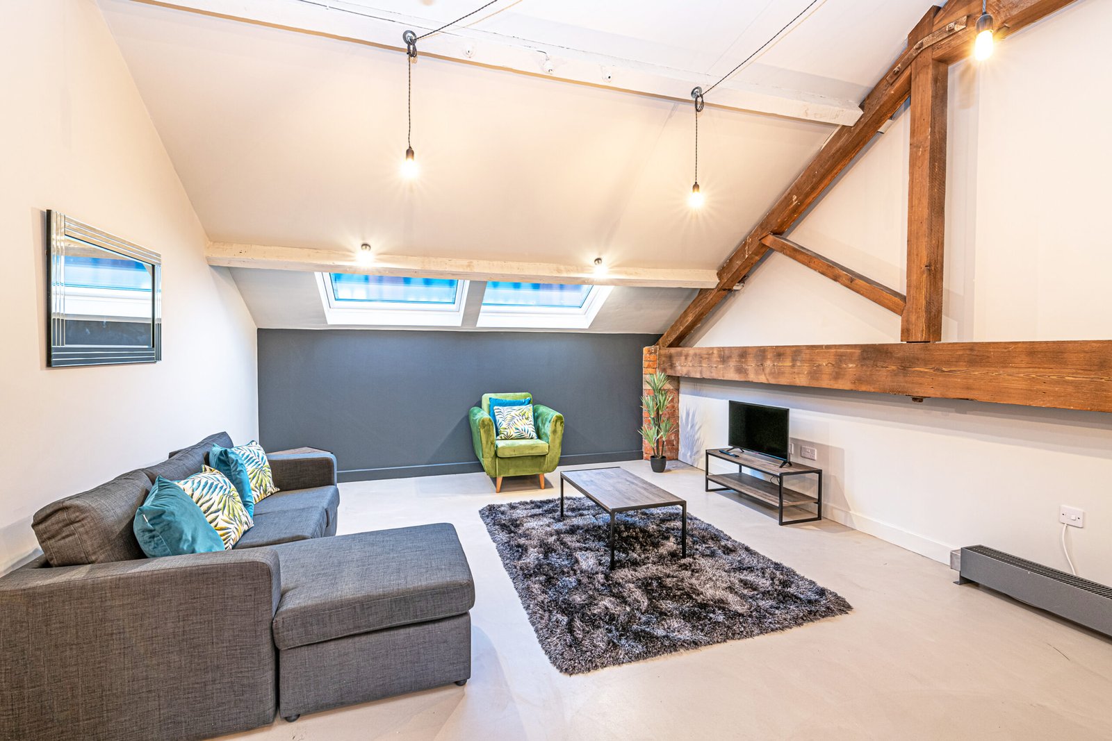 Preston City Centre Accommodation | 2-Bedroom Loft Apartment Preston-city-centre-accommodation-with-two-bedrooms,-parking,-WiFi,-kitchen-and-luxury-bathroom.-Ideal-for-corporate-lets-&-short-stays.