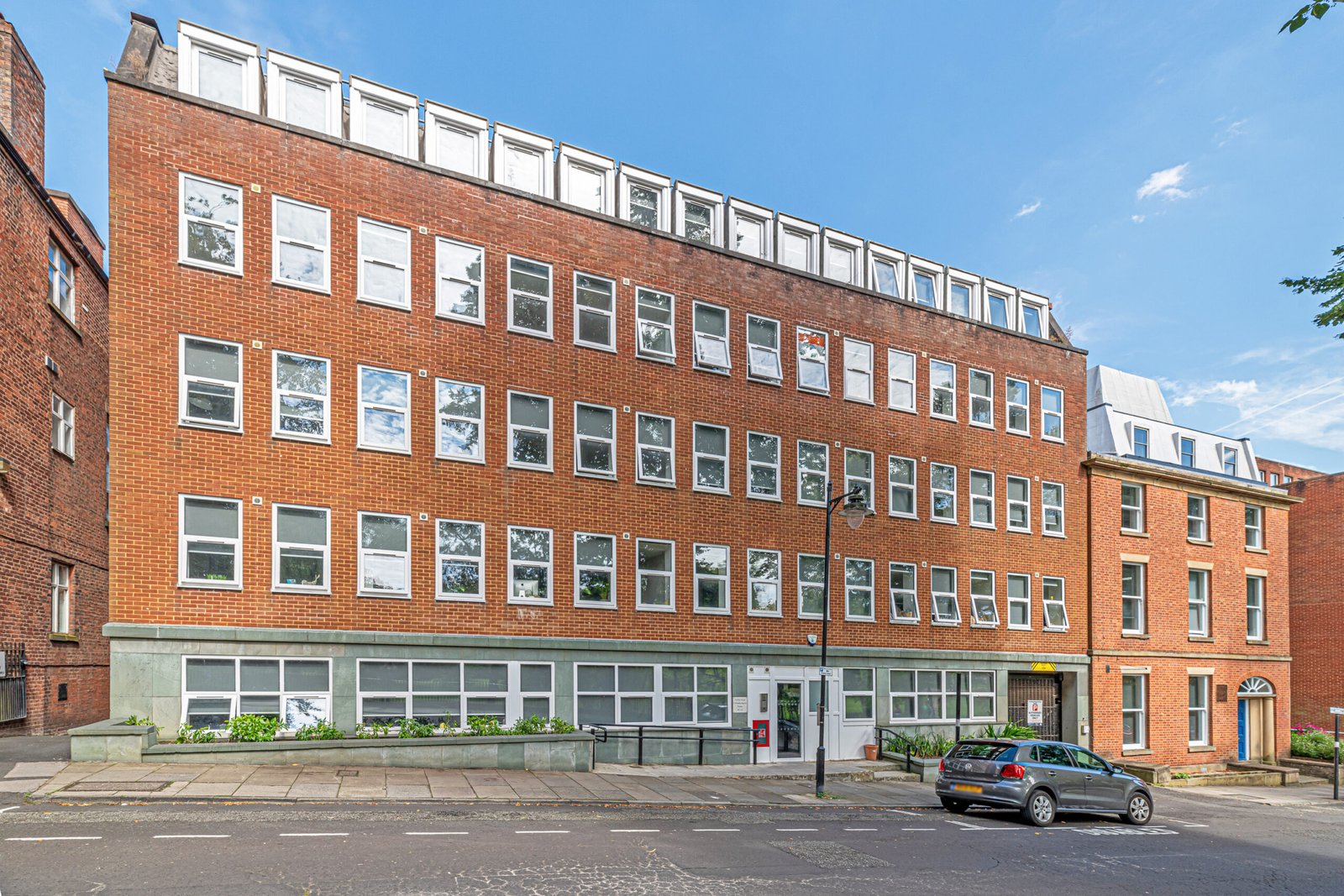 Serviced Accommodation Preston | Charles House City Centre Stay Stay-at-Charles-House,-offering-stylish-serviced-accommodation-in-Preston-with-self-catering-facilities,-Wi-Fi,-and-city-centre-access.