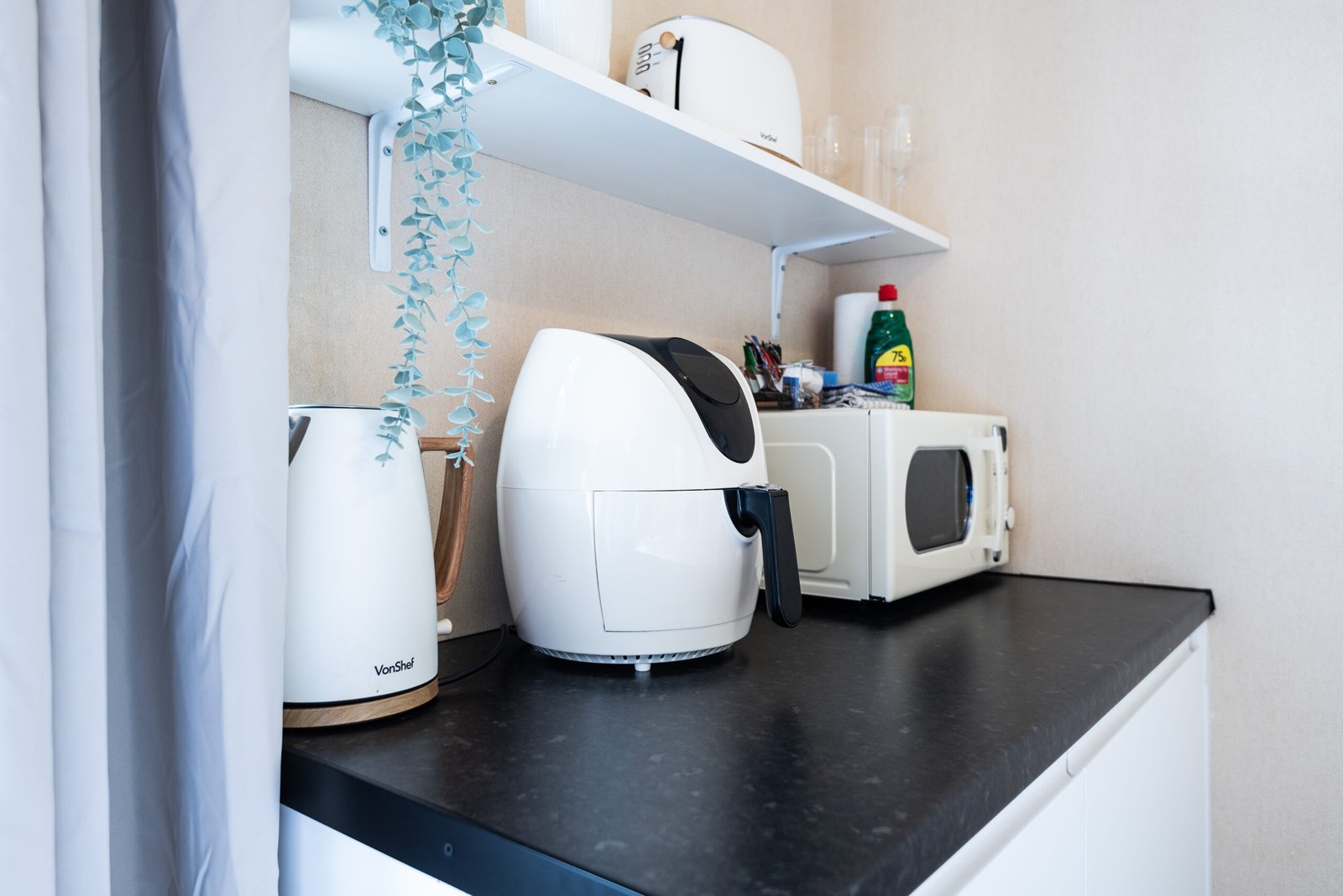 Furnished Apartments Blackpool | Bayview Morecambe Seafront Book-furnished-apartments-near-Morecambe-Bay.-Enjoy-self-catering-facilities,-sea-views,-en-suite-comfort-and-flexible-short-stays.
