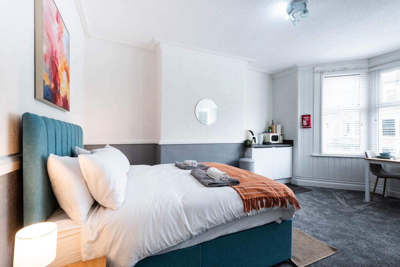 Holiday Lets Preston – The Bay Studio Apartment in Morecambe Holiday-lets-Preston-near-the-a-coastal-setting.-The-Bay-Studio-Apartment-offers-self-catering-accommodation-near-Morecambe-Bay,-Lancaster-and-Lancashire-attractions.