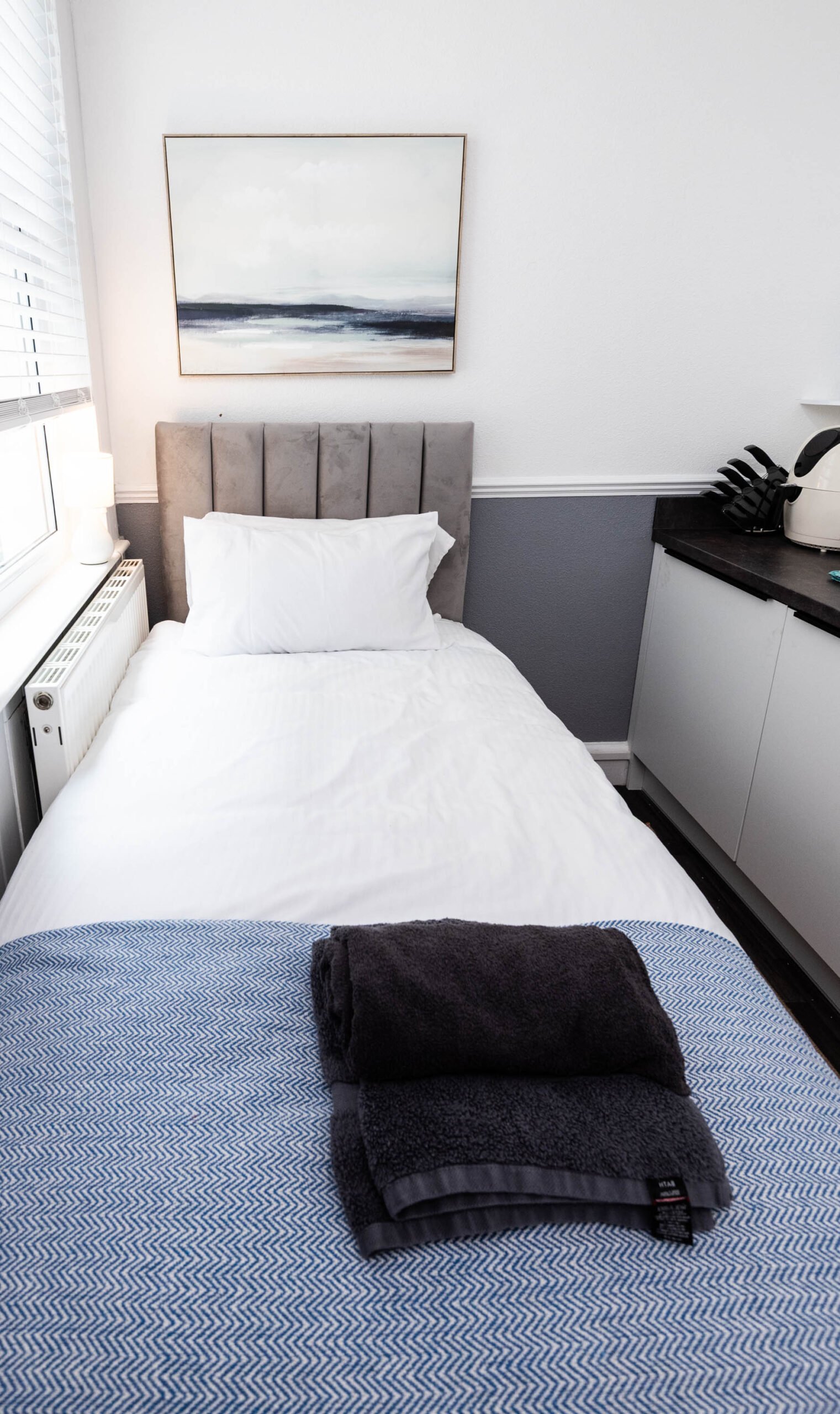 Aparthotel Lancashire | Morecambe Bay Studio Stay Book-an-aparthotel-in-Lancashire-near-Morecambe-Bay.-Enjoy-a-private-ensuite,-Smart-TV,-&-kitchen-facilities-for-short-or-extended-stays.