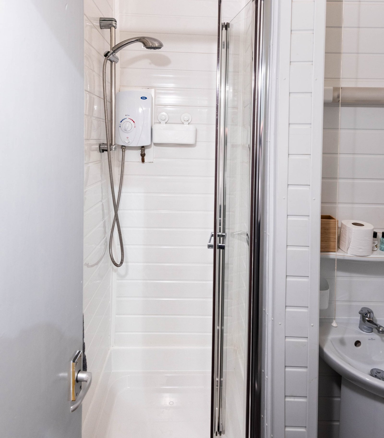 Aparthotel Lancashire | Morecambe Bay Studio Stay Book-an-aparthotel-in-Lancashire-near-Morecambe-Bay.-Enjoy-a-private-ensuite,-Smart-TV,-&-kitchen-facilities-for-short-or-extended-stays.