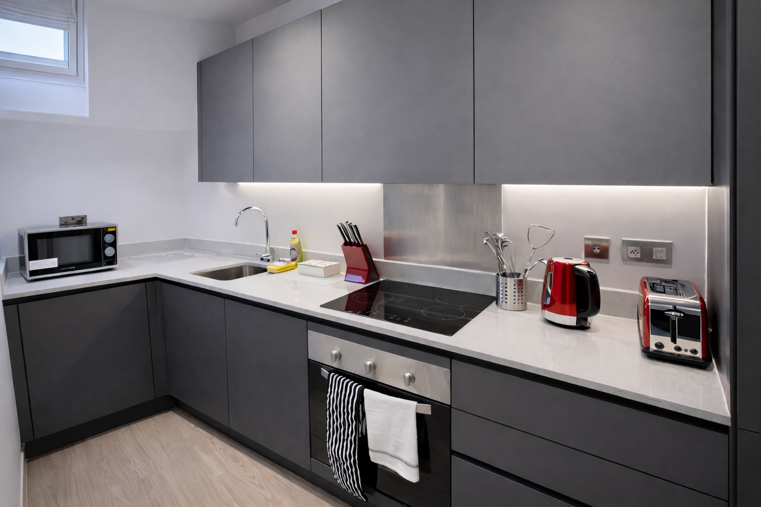 Holiday Rentals Surrey | Harvest Lane Apartments Thames Ditton Book-Holiday-Rentals-Surrey-at-Harvest-Lane-in-Thames-Ditton.-Enjoy-furnished-1,-2-and-3-bedroom-apartments-for-weekly-or-monthly-rentals.