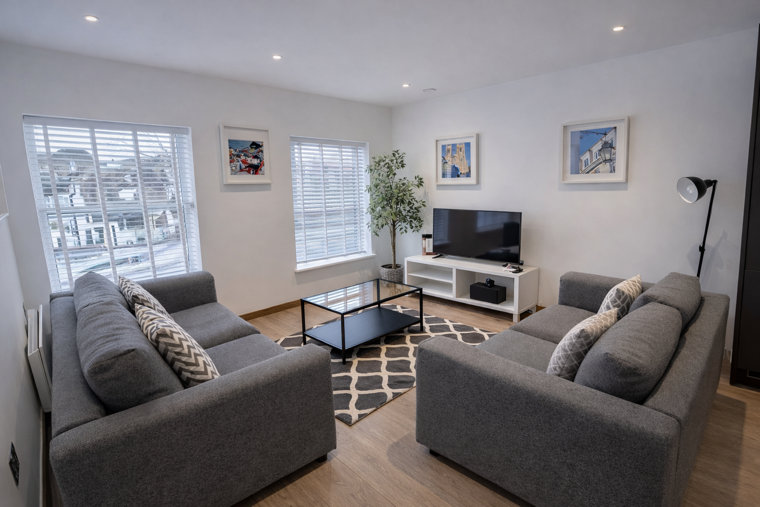 Holiday Rentals Surrey | Harvest Lane Apartments Thames Ditton Book-Holiday-Rentals-Surrey-at-Harvest-Lane-in-Thames-Ditton.-Enjoy-furnished-1,-2-and-3-bedroom-apartments-for-weekly-or-monthly-rentals.