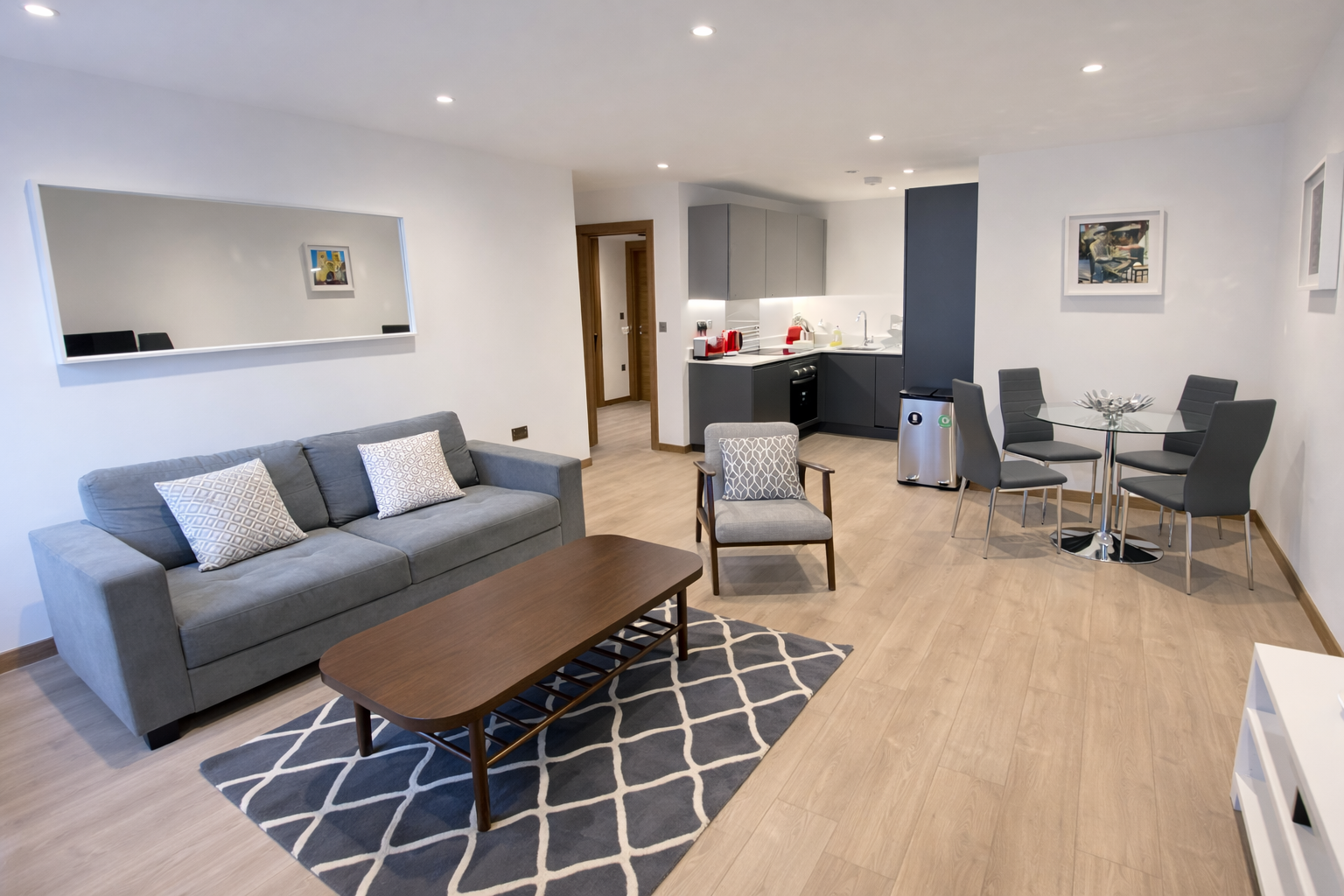 Holiday Rentals Surrey | Harvest Lane Apartments Thames Ditton Book-Holiday-Rentals-Surrey-at-Harvest-Lane-in-Thames-Ditton.-Enjoy-furnished-1,-2-and-3-bedroom-apartments-for-weekly-or-monthly-rentals.