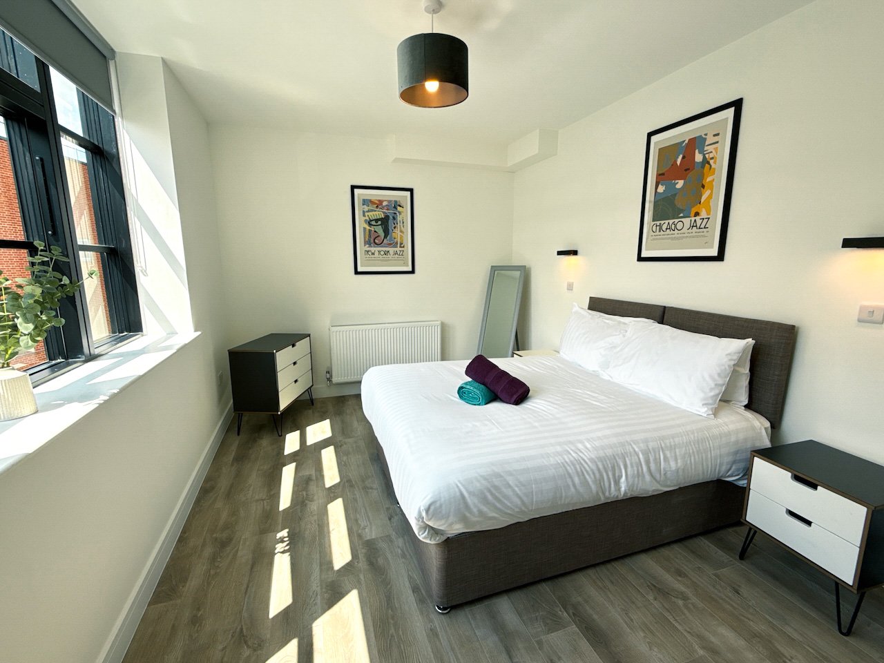 Serviced accommodation Abingdon with furnished apartments, WiFi, kitchens and parking. Ideal for corporate lets, contractors &extended stays.