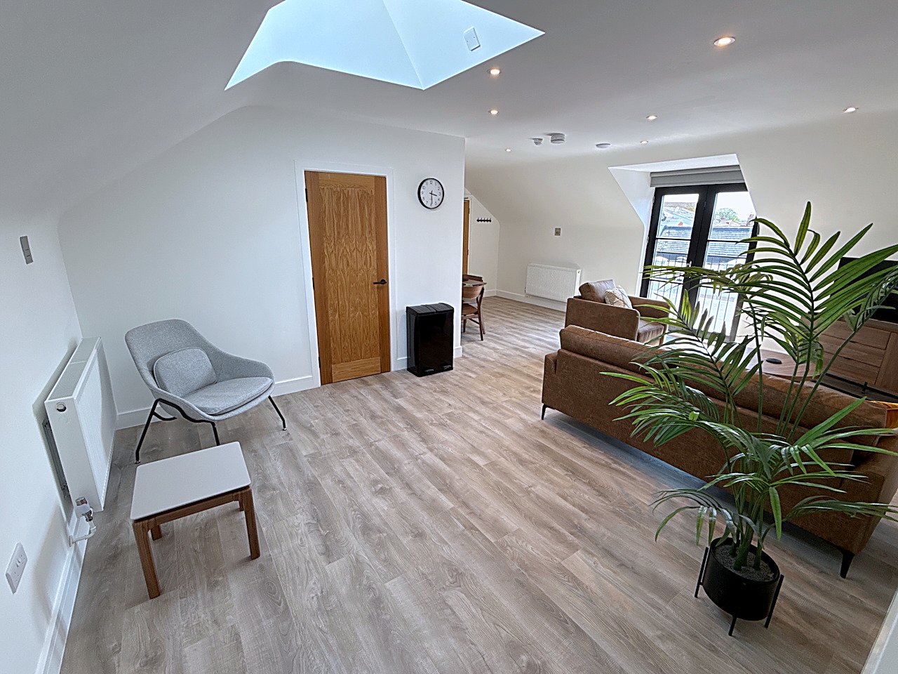 Serviced Accommodation Abingdon | Corporate Short Lets Serviced-accommodation-Abingdon-with-furnished-apartments,-WiFi,-kitchens-and-parking.-Ideal-for-corporate-lets,-contractors-&extended-stays.