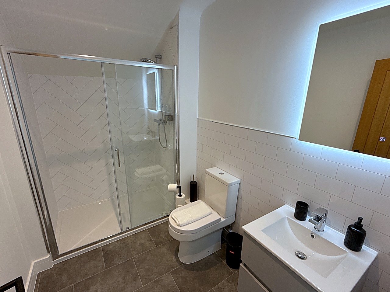 Serviced Accommodation Abingdon | Corporate Short Lets Serviced-accommodation-Abingdon-with-furnished-apartments,-WiFi,-kitchens-and-parking.-Ideal-for-corporate-lets,-contractors-&extended-stays.