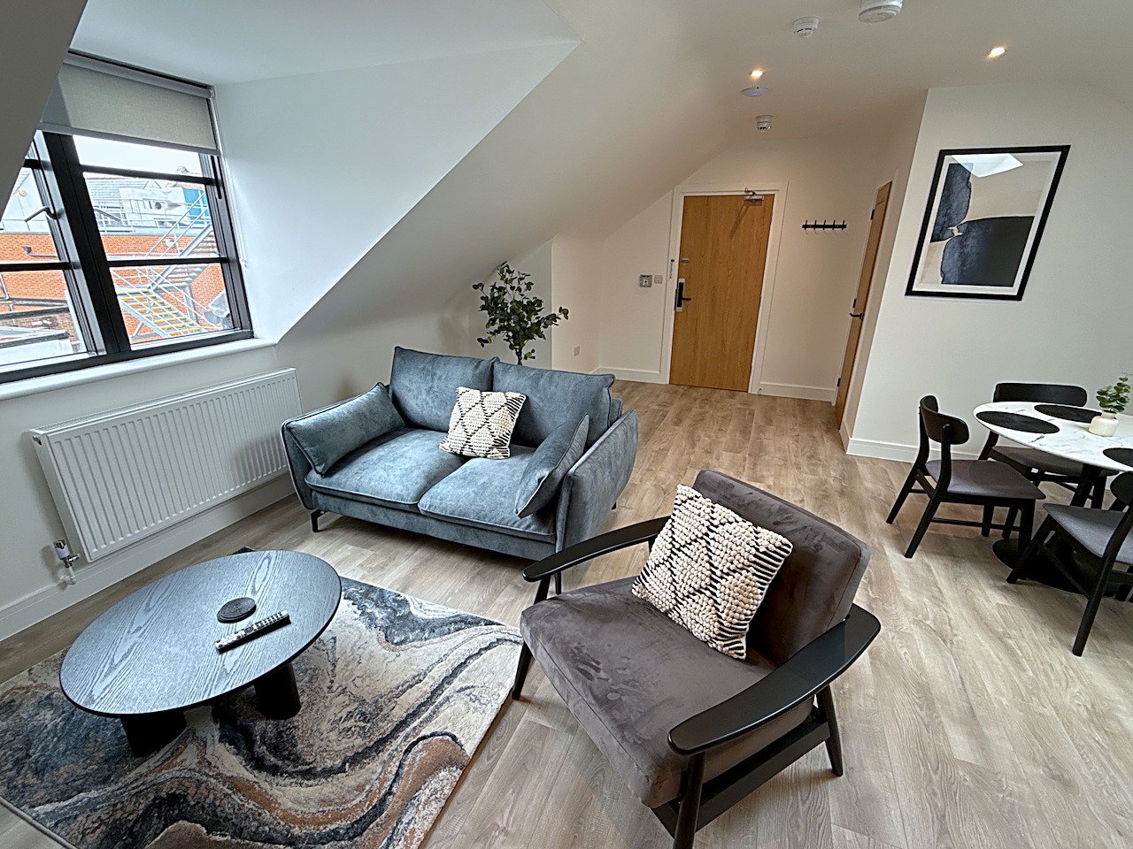 Serviced Accommodation Abingdon | Corporate Short Lets Serviced-accommodation-Abingdon-with-furnished-apartments,-WiFi,-kitchens-and-parking.-Ideal-for-corporate-lets,-contractors-&extended-stays.