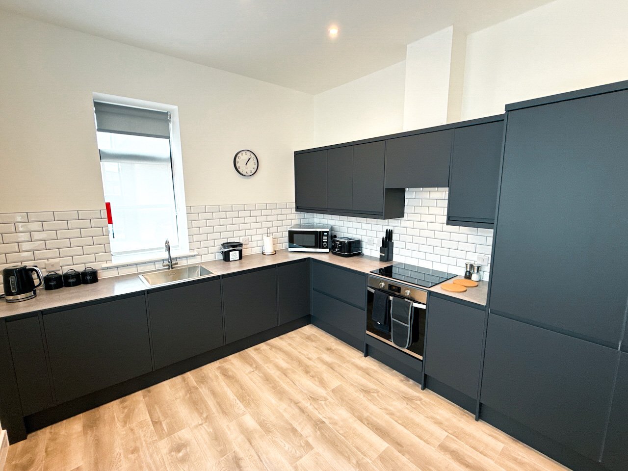 Serviced Accommodation Abingdon | Corporate Short Lets Serviced-accommodation-Abingdon-with-furnished-apartments,-WiFi,-kitchens-and-parking.-Ideal-for-corporate-lets,-contractors-&extended-stays.