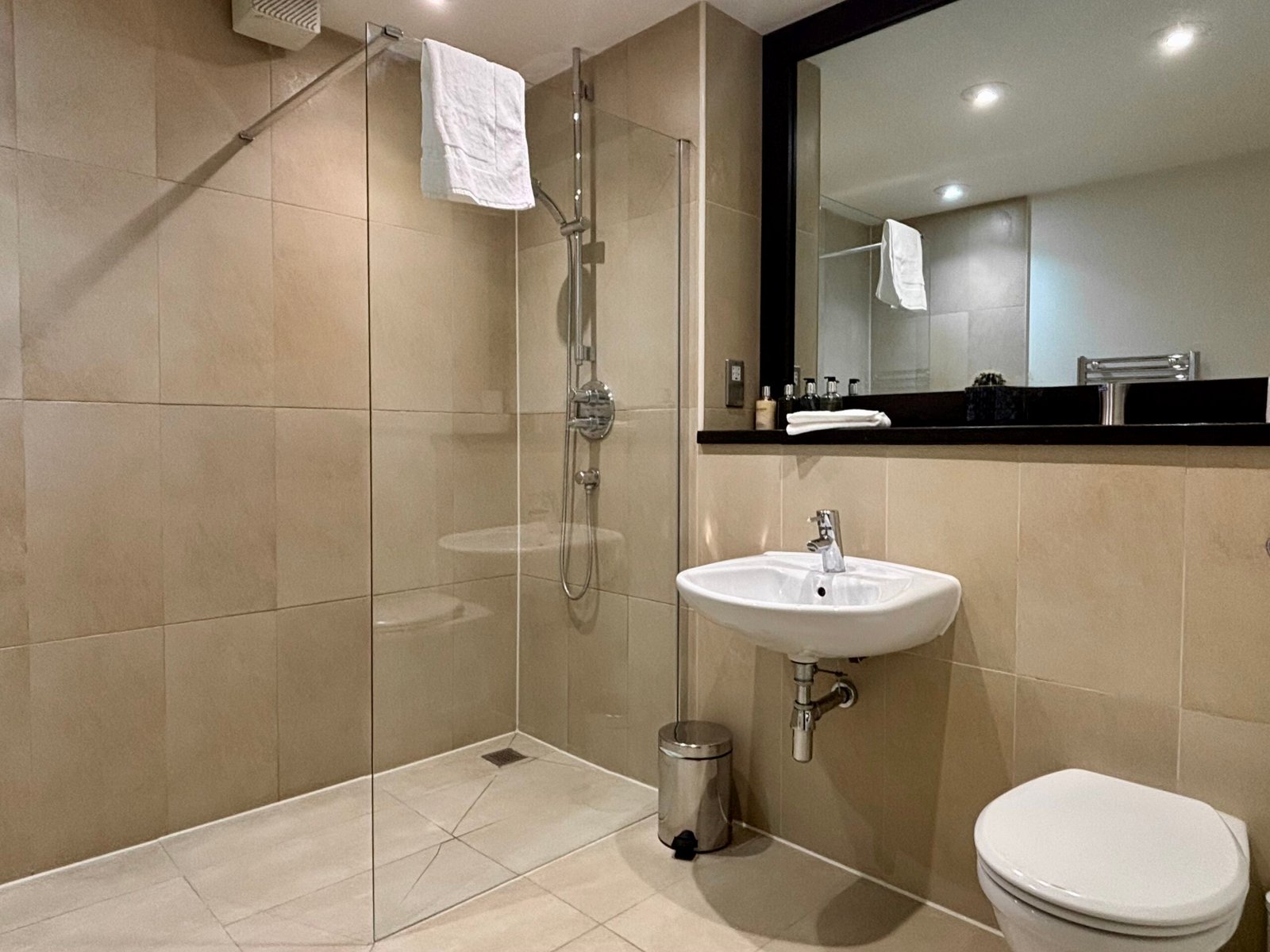 Petersfield Serviced Accommodation | Luxury Cambridge Stays Petersfield-serviced-accommodation-with-luxury-Cambridge-apartments,-parking,-WiFi,-self-catering-facilities-and-flexible-extended-stays.