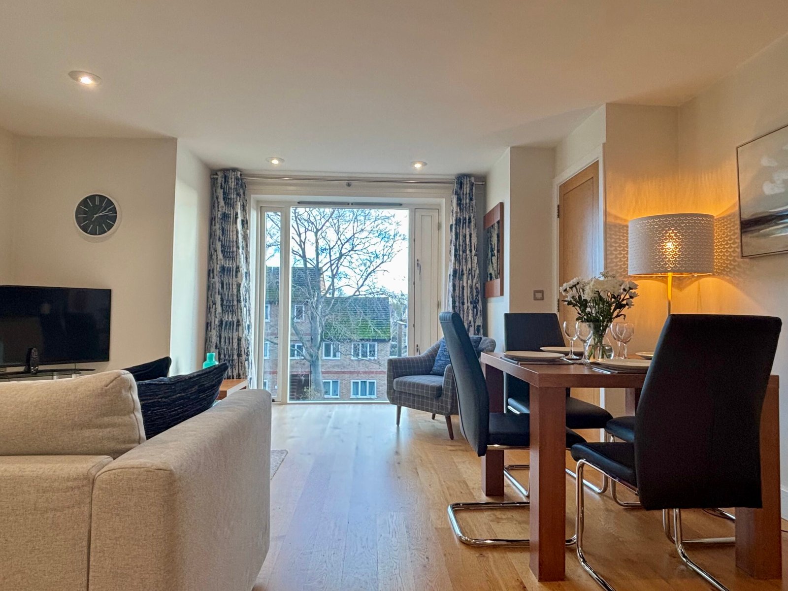 Petersfield Serviced Accommodation | Luxury Cambridge Stays Petersfield-serviced-accommodation-with-luxury-Cambridge-apartments,-parking,-WiFi,-self-catering-facilities-and-flexible-extended-stays.