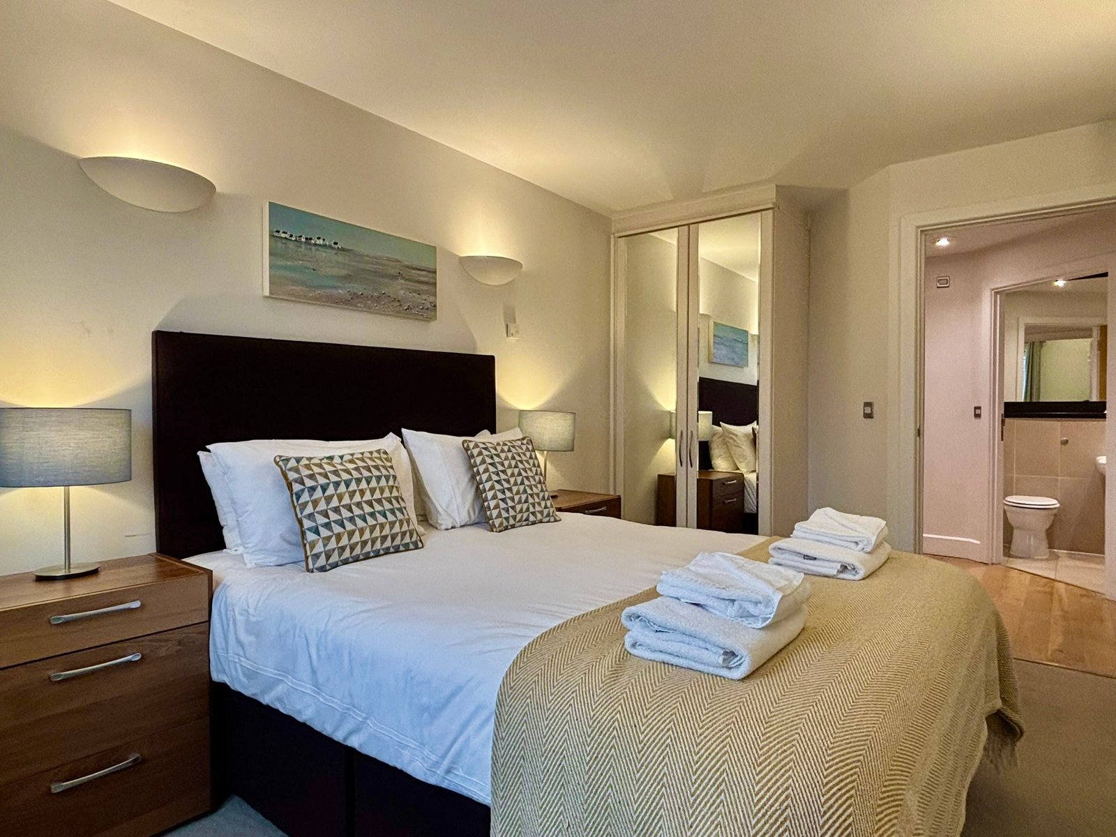 Petersfield Serviced Accommodation | Luxury Cambridge Stays Petersfield-serviced-accommodation-with-luxury-Cambridge-apartments,-parking,-WiFi,-self-catering-facilities-and-flexible-extended-stays.