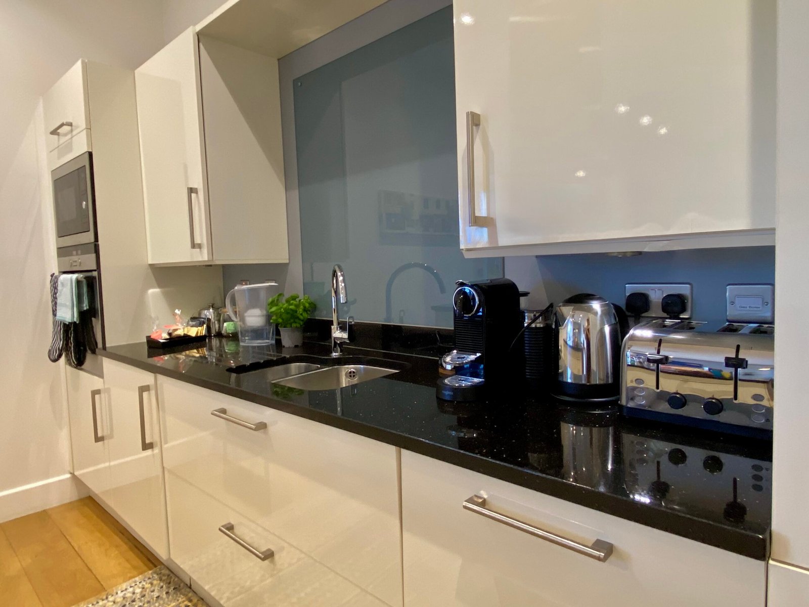 Petersfield Serviced Accommodation | Luxury Cambridge Stays Petersfield-serviced-accommodation-with-luxury-Cambridge-apartments,-parking,-WiFi,-self-catering-facilities-and-flexible-extended-stays.