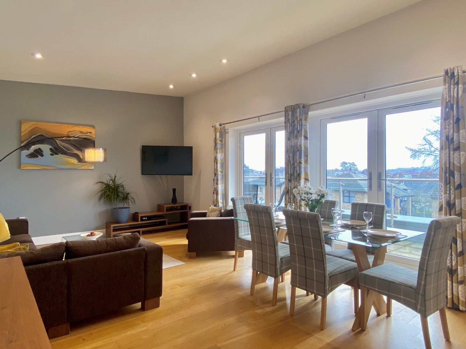 Petersfield Serviced Accommodation | Luxury Cambridge Stays Petersfield-serviced-accommodation-with-luxury-Cambridge-apartments,-parking,-WiFi,-self-catering-facilities-and-flexible-extended-stays.