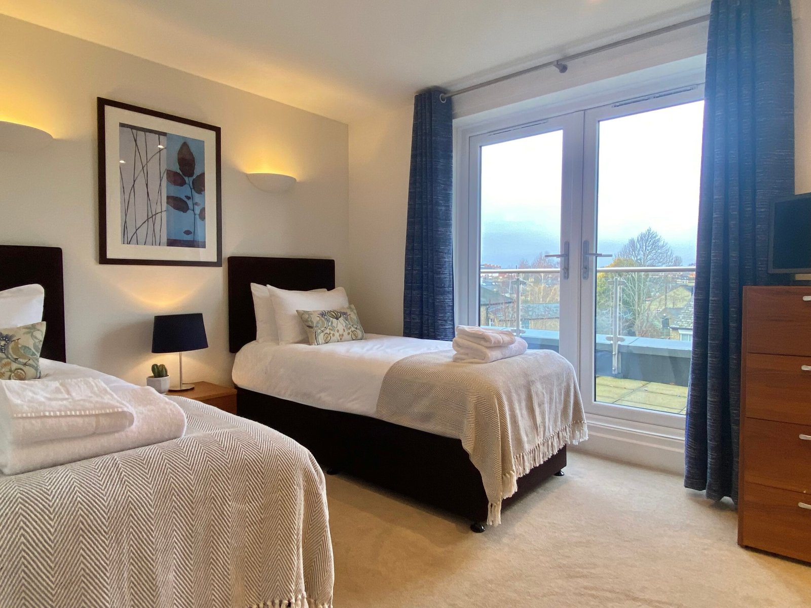 Petersfield Serviced Accommodation | Luxury Cambridge Stays Petersfield-serviced-accommodation-with-luxury-Cambridge-apartments,-parking,-WiFi,-self-catering-facilities-and-flexible-extended-stays.