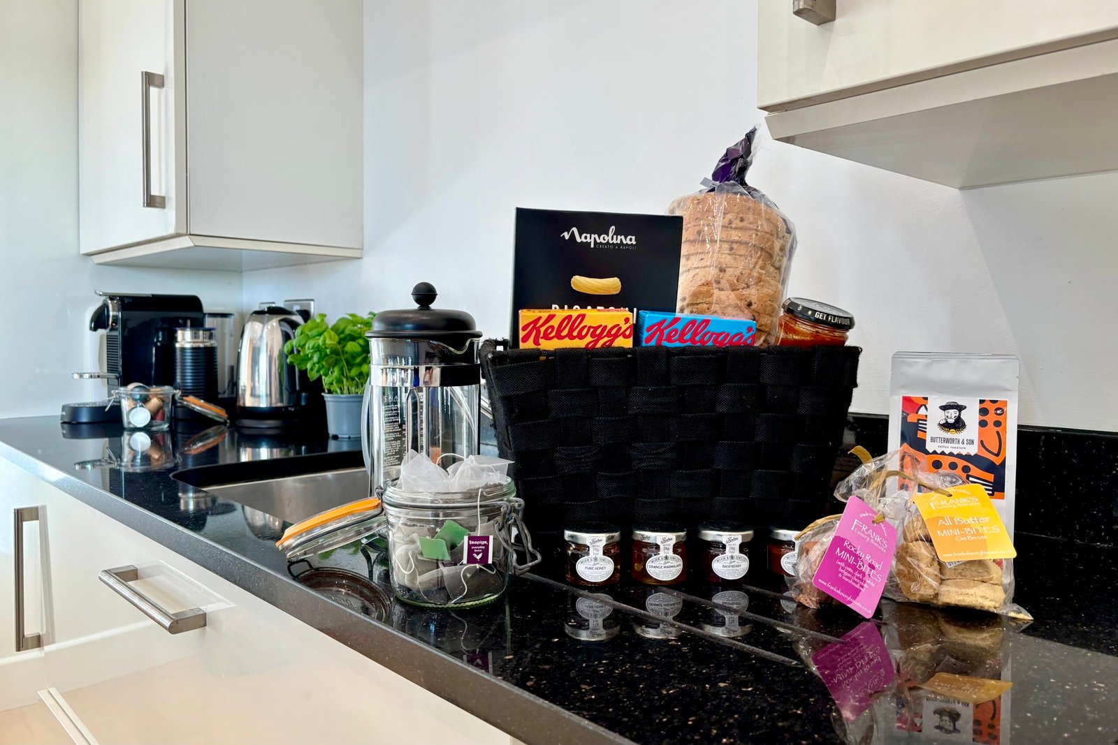 Petersfield Serviced Accommodation | Luxury Cambridge Stays Petersfield-serviced-accommodation-with-luxury-Cambridge-apartments,-parking,-WiFi,-self-catering-facilities-and-flexible-extended-stays.