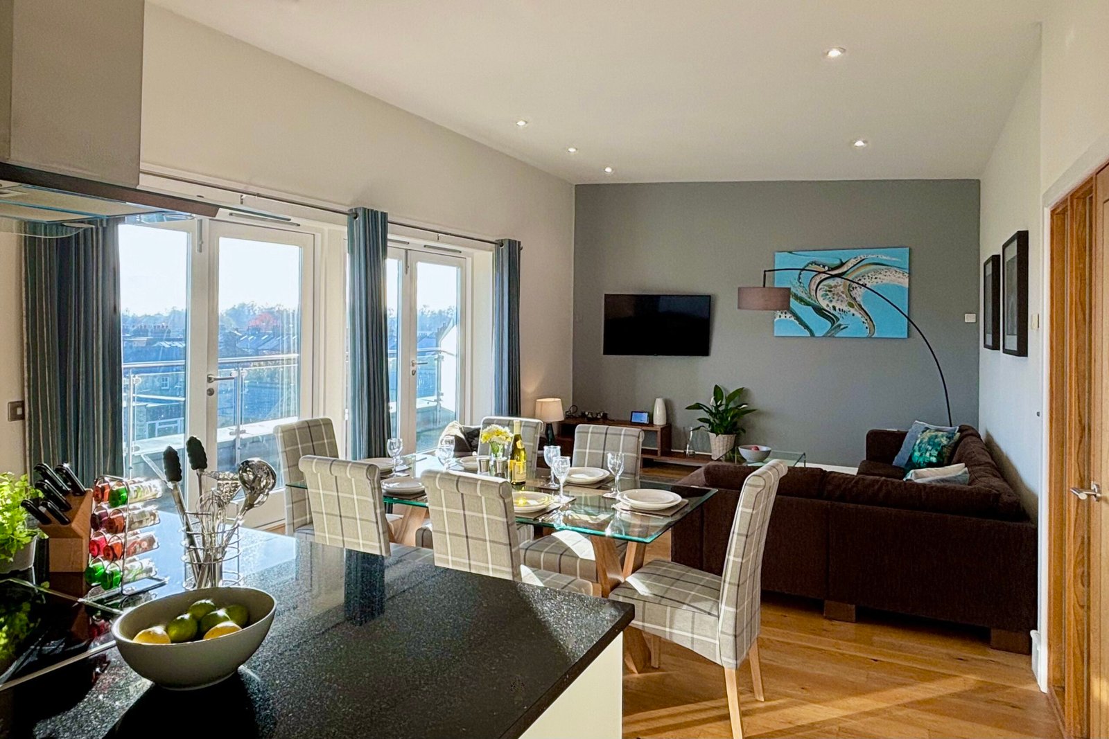 Petersfield Serviced Accommodation | Luxury Cambridge Stays Petersfield-serviced-accommodation-with-luxury-Cambridge-apartments,-parking,-WiFi,-self-catering-facilities-and-flexible-extended-stays.