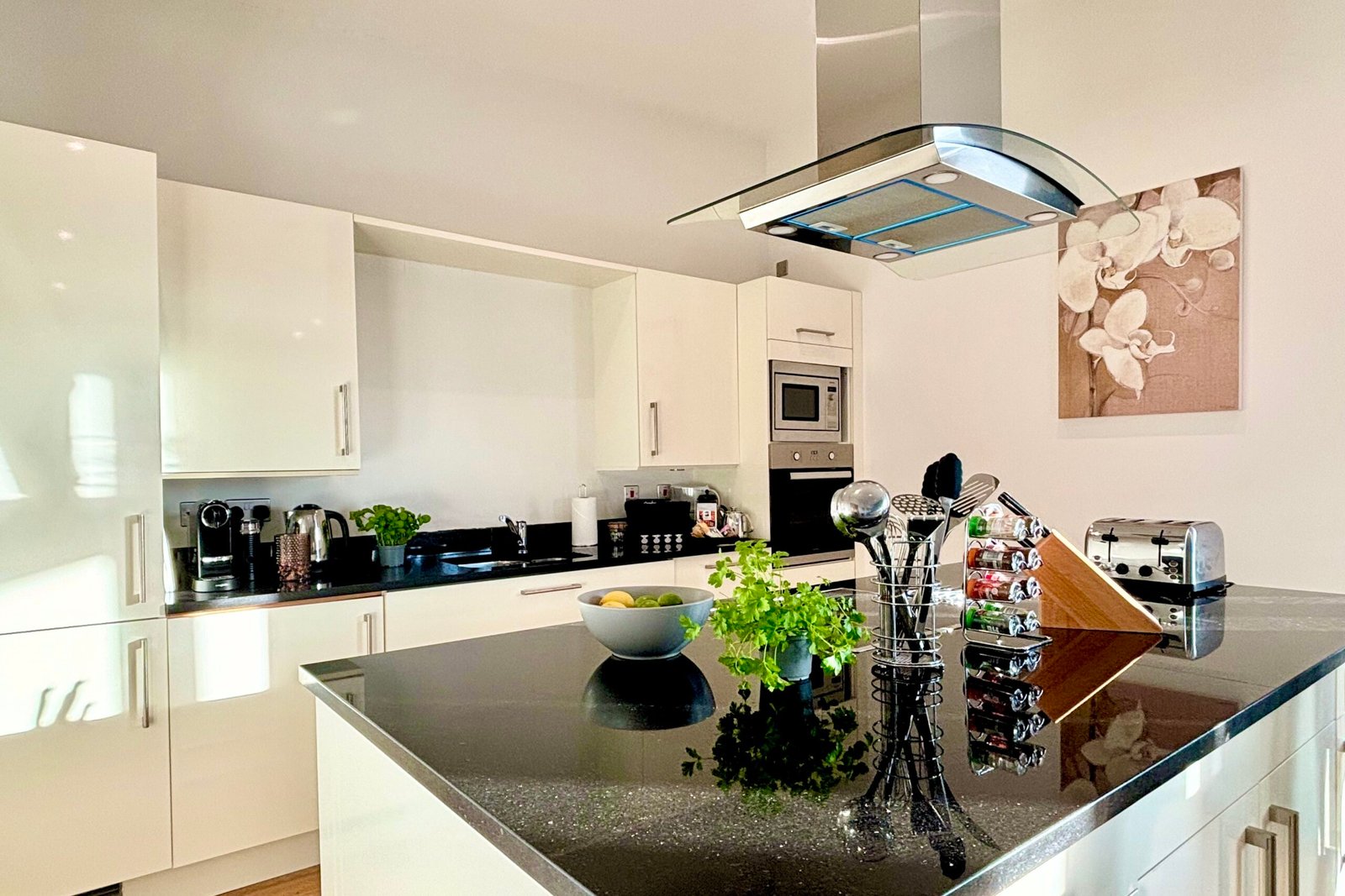 Petersfield Serviced Accommodation | Luxury Cambridge Stays Petersfield-serviced-accommodation-with-luxury-Cambridge-apartments,-parking,-WiFi,-self-catering-facilities-and-flexible-extended-stays.