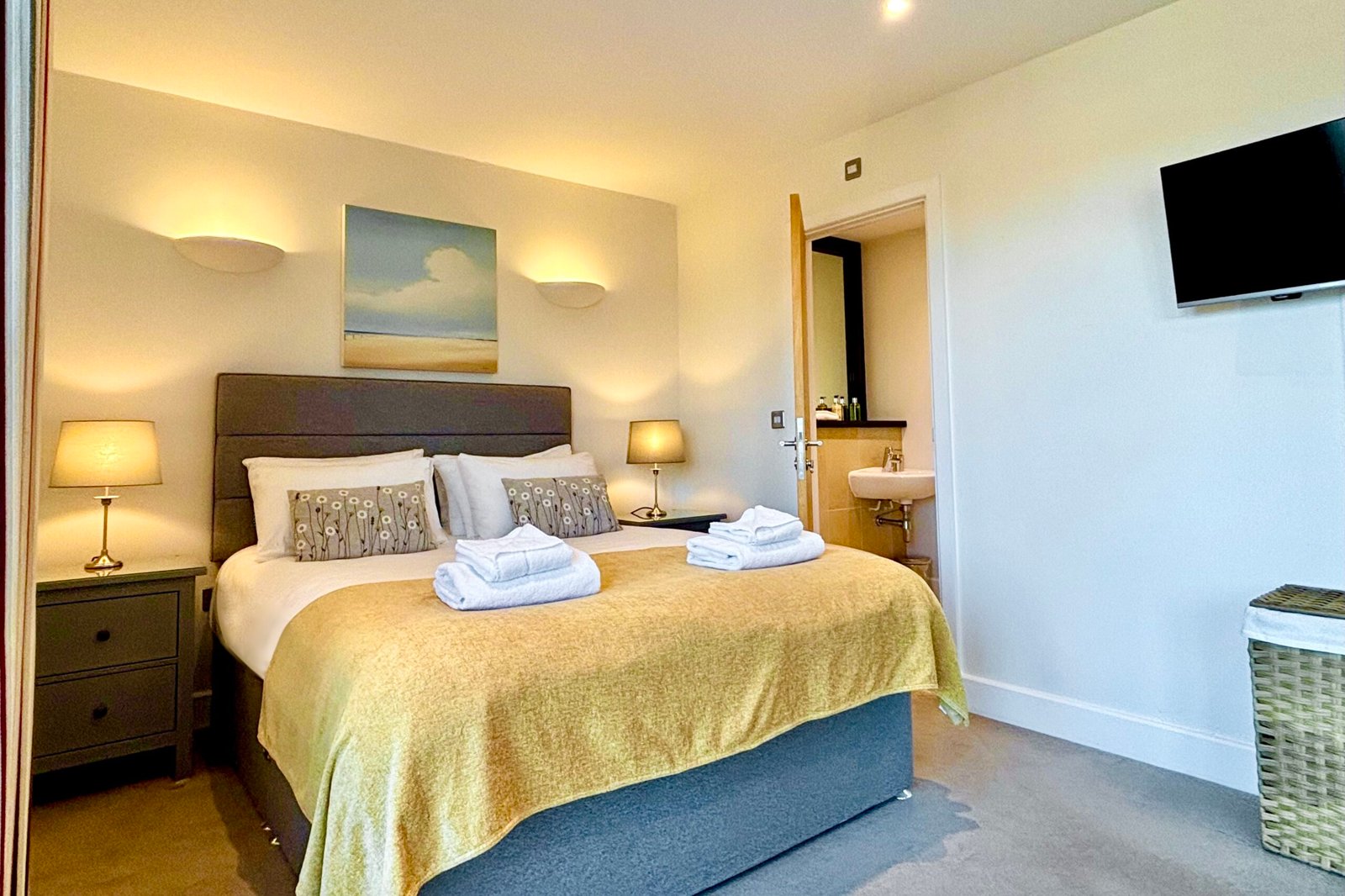 Petersfield Serviced Accommodation | Luxury Cambridge Stays Petersfield-serviced-accommodation-with-luxury-Cambridge-apartments,-parking,-WiFi,-self-catering-facilities-and-flexible-extended-stays.