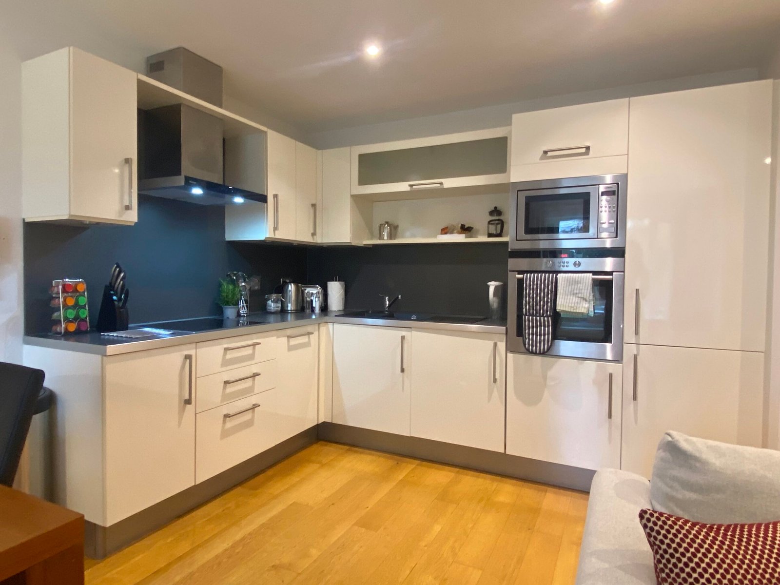Petersfield Serviced Accommodation | Luxury Cambridge Stays Petersfield-serviced-accommodation-with-luxury-Cambridge-apartments,-parking,-WiFi,-self-catering-facilities-and-flexible-extended-stays.