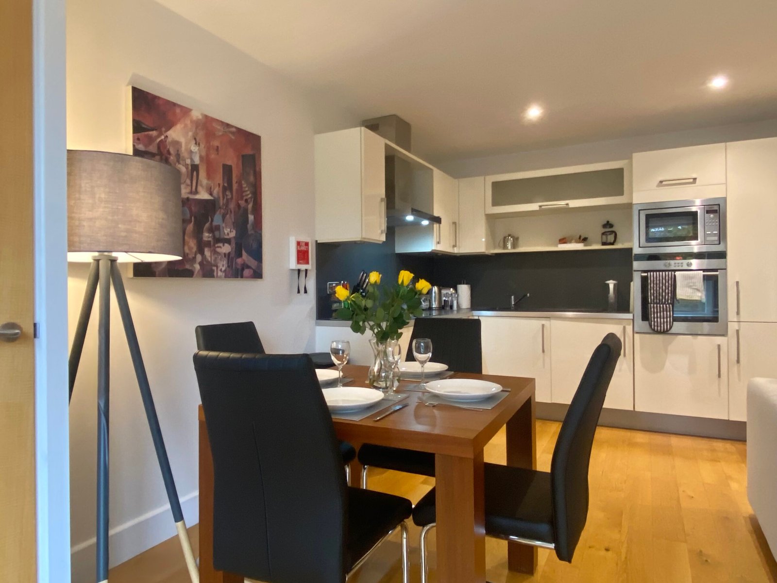 Petersfield Serviced Accommodation | Luxury Cambridge Stays Petersfield-serviced-accommodation-with-luxury-Cambridge-apartments,-parking,-WiFi,-self-catering-facilities-and-flexible-extended-stays.