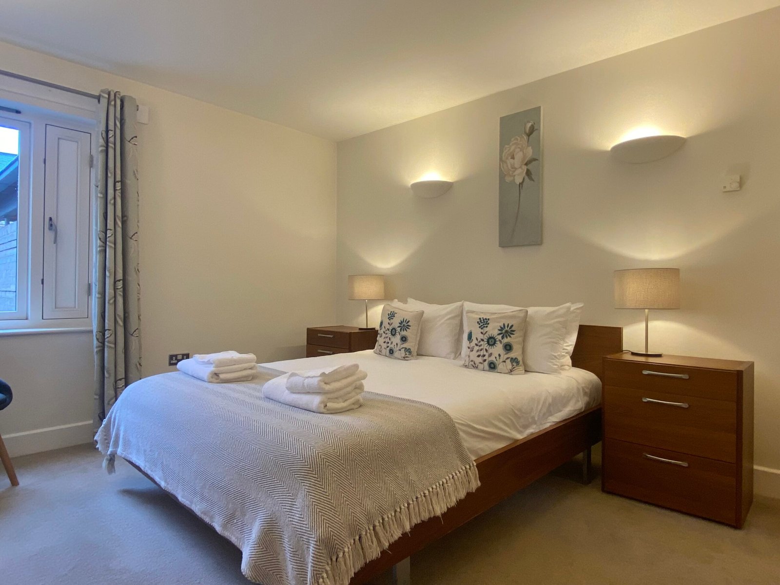 Petersfield Serviced Accommodation | Luxury Cambridge Stays Petersfield-serviced-accommodation-with-luxury-Cambridge-apartments,-parking,-WiFi,-self-catering-facilities-and-flexible-extended-stays.